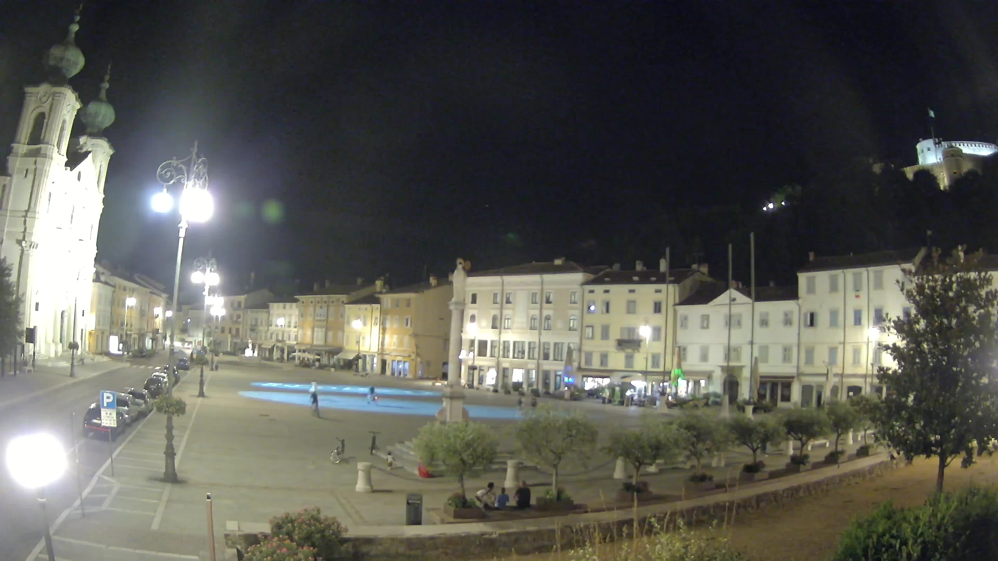 Gorizia Piazza della Vittoria e chiesa di S. Ignazio