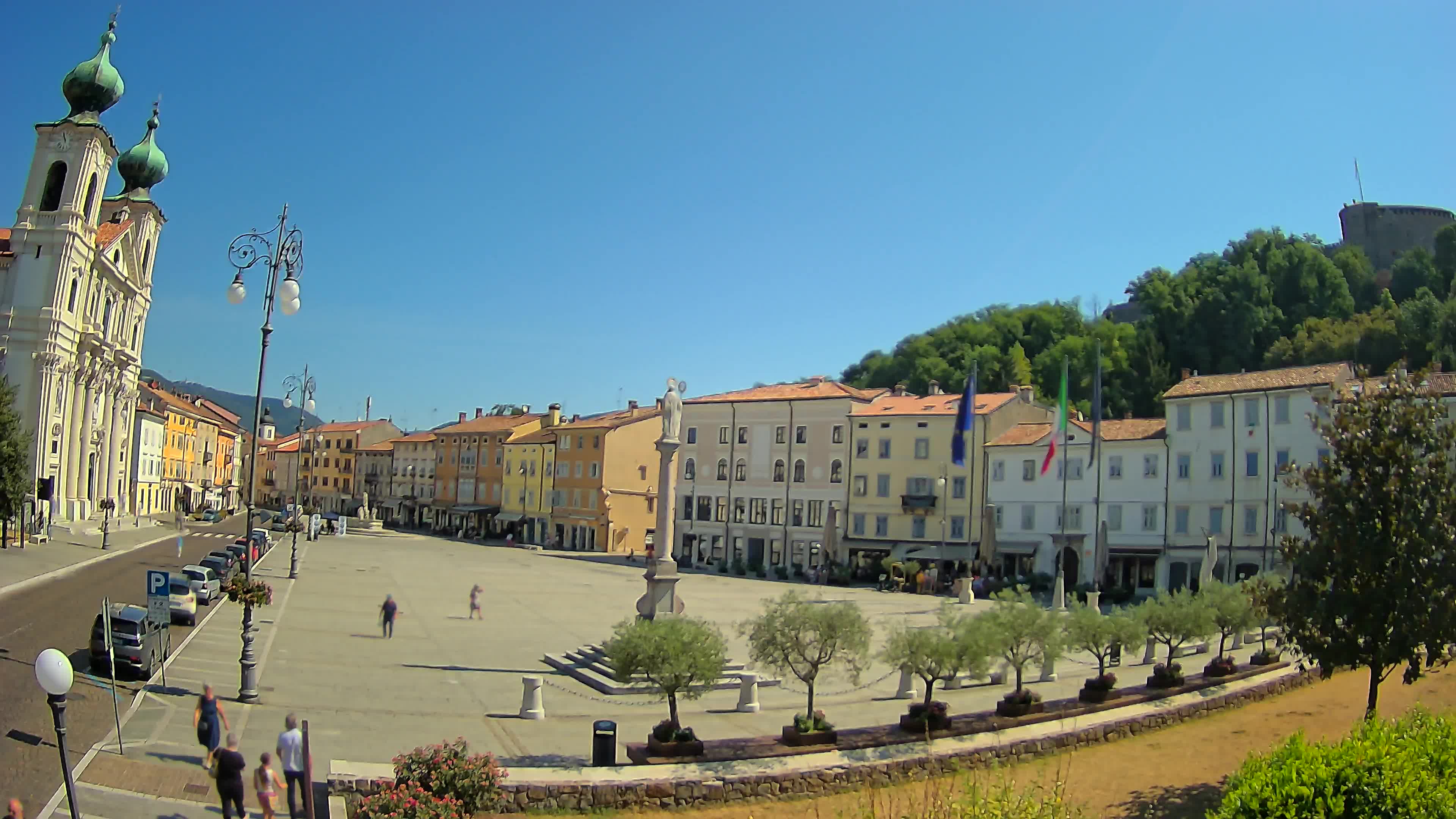 Gorizia Piazza della Vittoria e chiesa di S. Ignazio