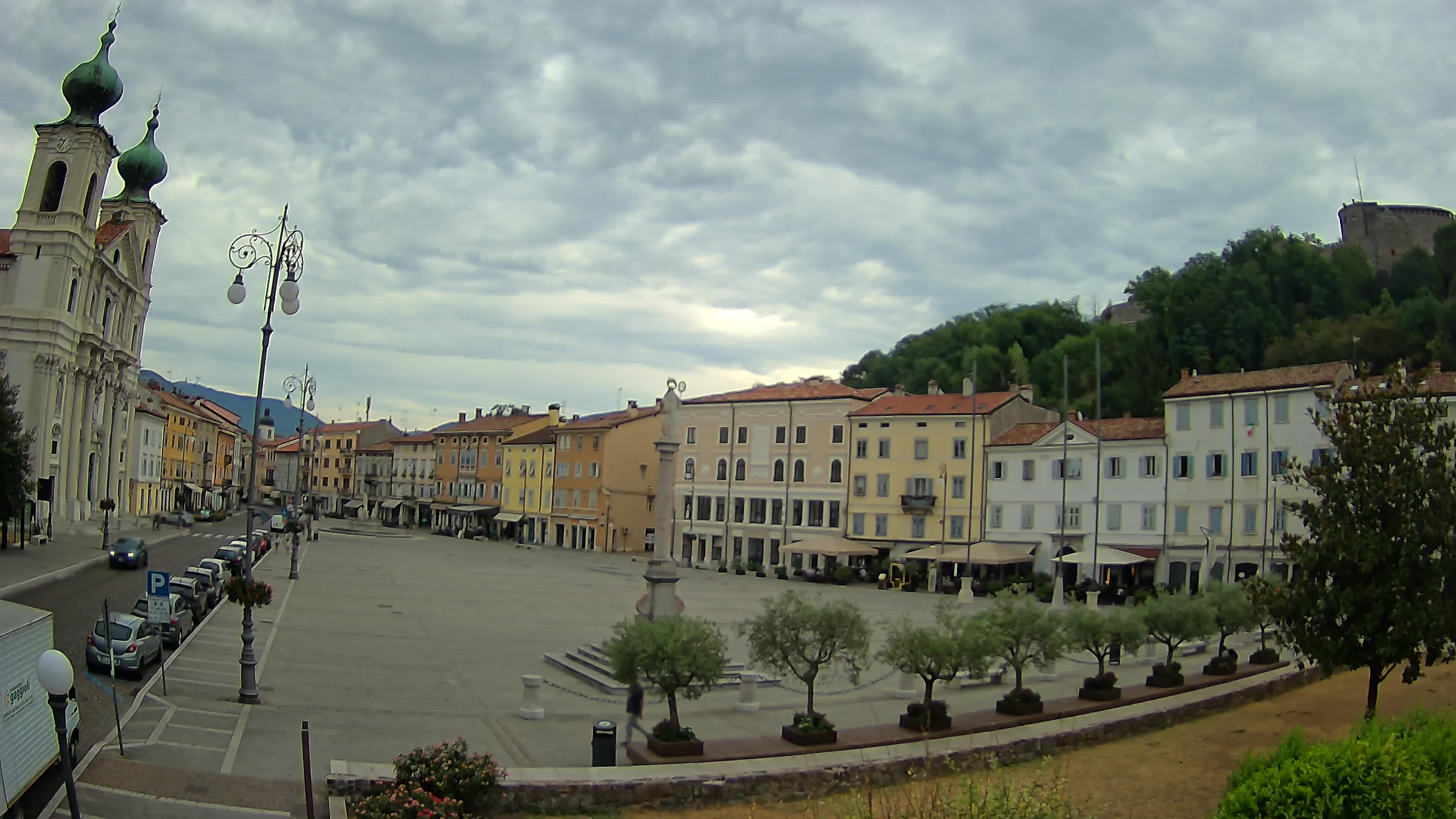 Gorizia Piazza della Vittoria e chiesa di S. Ignazio