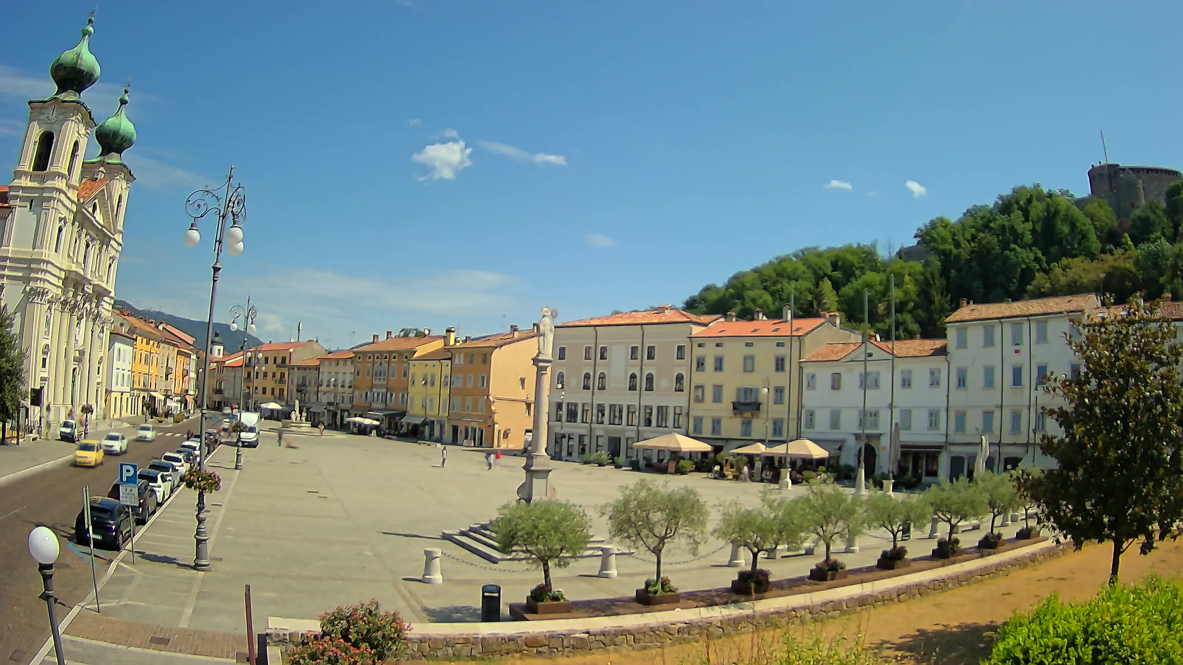 Gorizia – Plaza Vittoria – iglesia de San Pedro. Ignacio