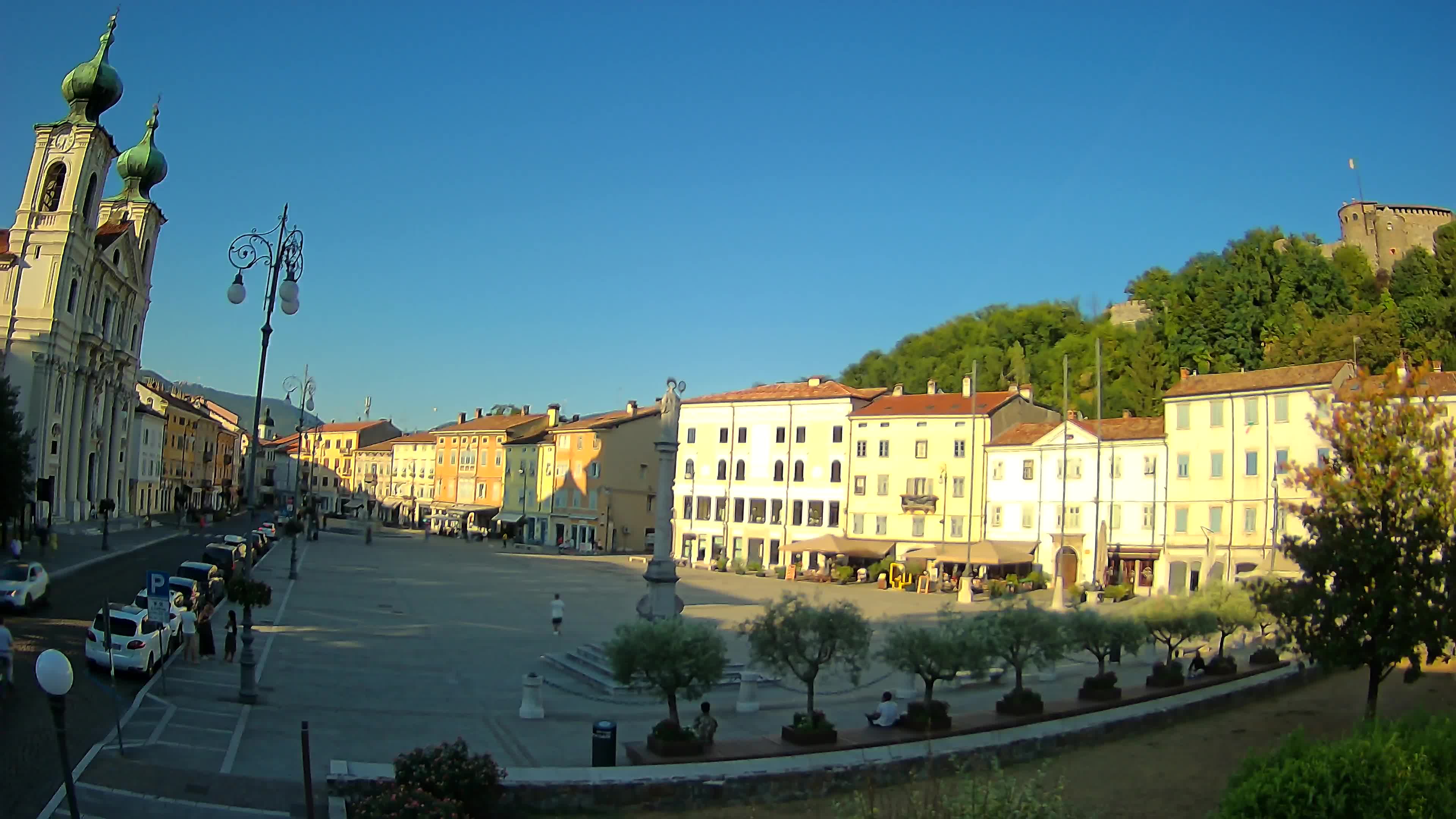 Gorizia Piazza della Vittoria e chiesa di S. Ignazio