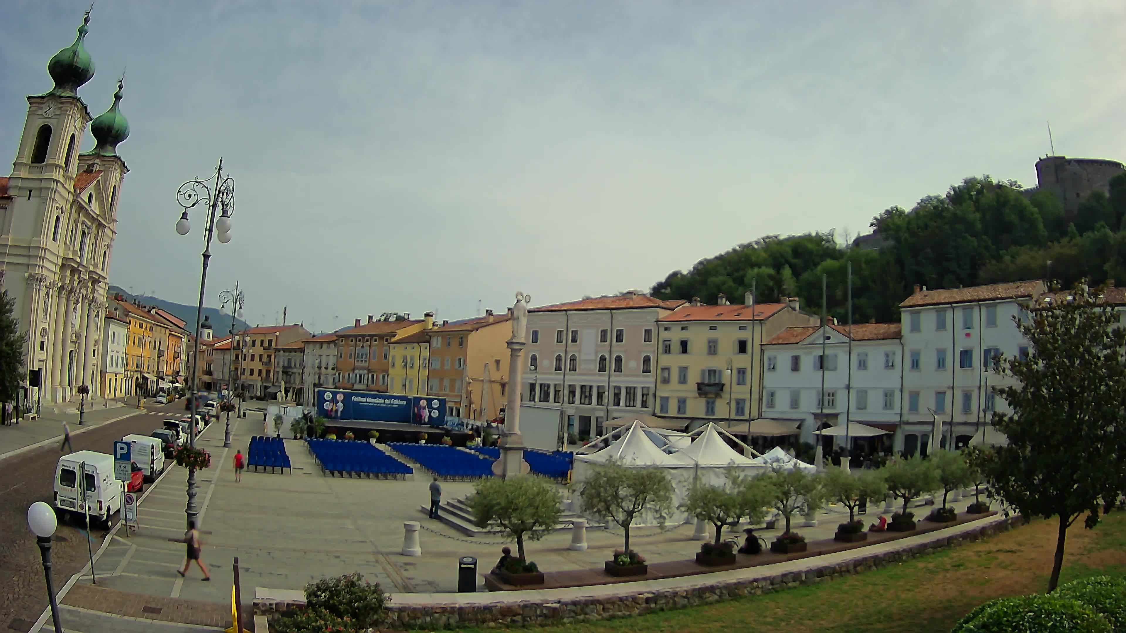 Gorizia Piazza della Vittoria e chiesa di S. Ignazio