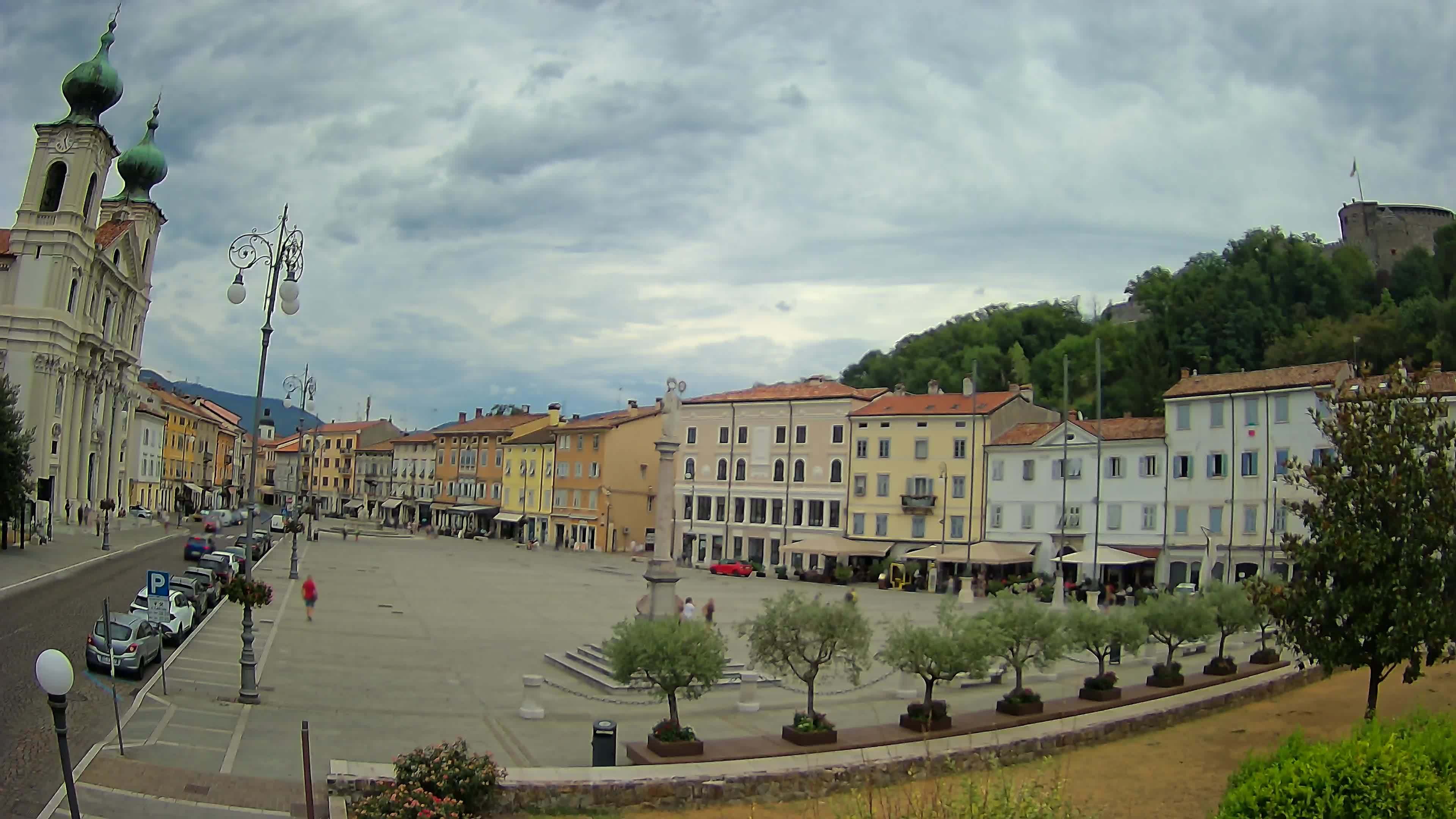 Gorizia Piazza della Vittoria e chiesa di S. Ignazio