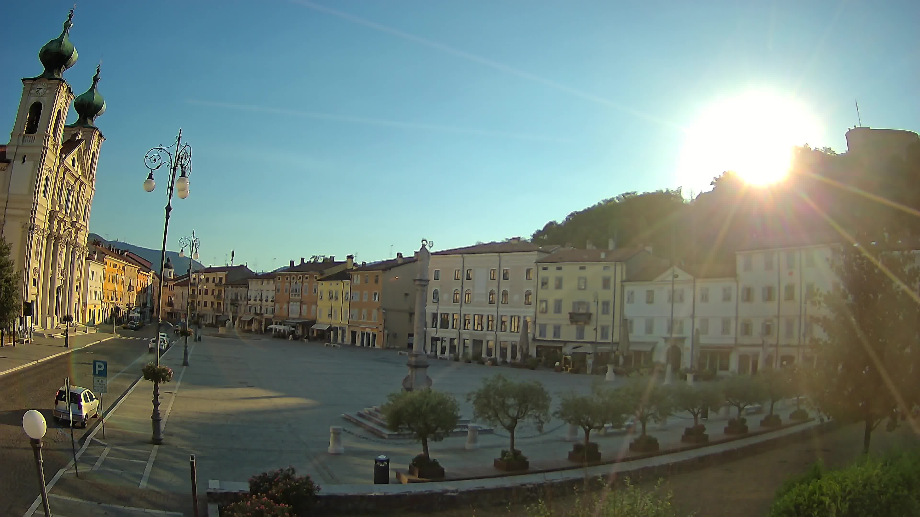 Gorizia – Plaza Vittoria – iglesia de San Pedro. Ignacio