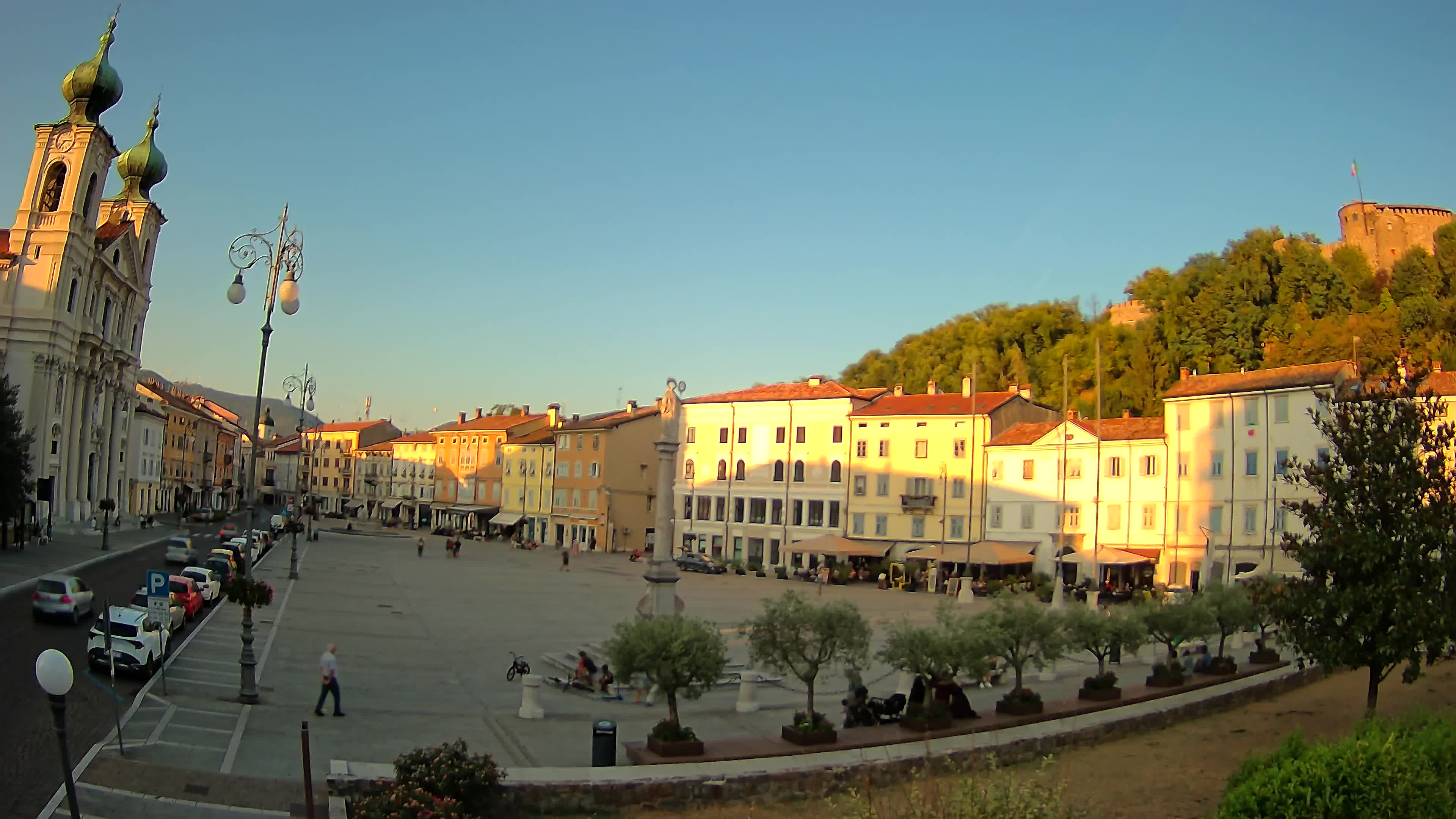 Gorizia – Plaza Vittoria – iglesia de San Pedro. Ignacio