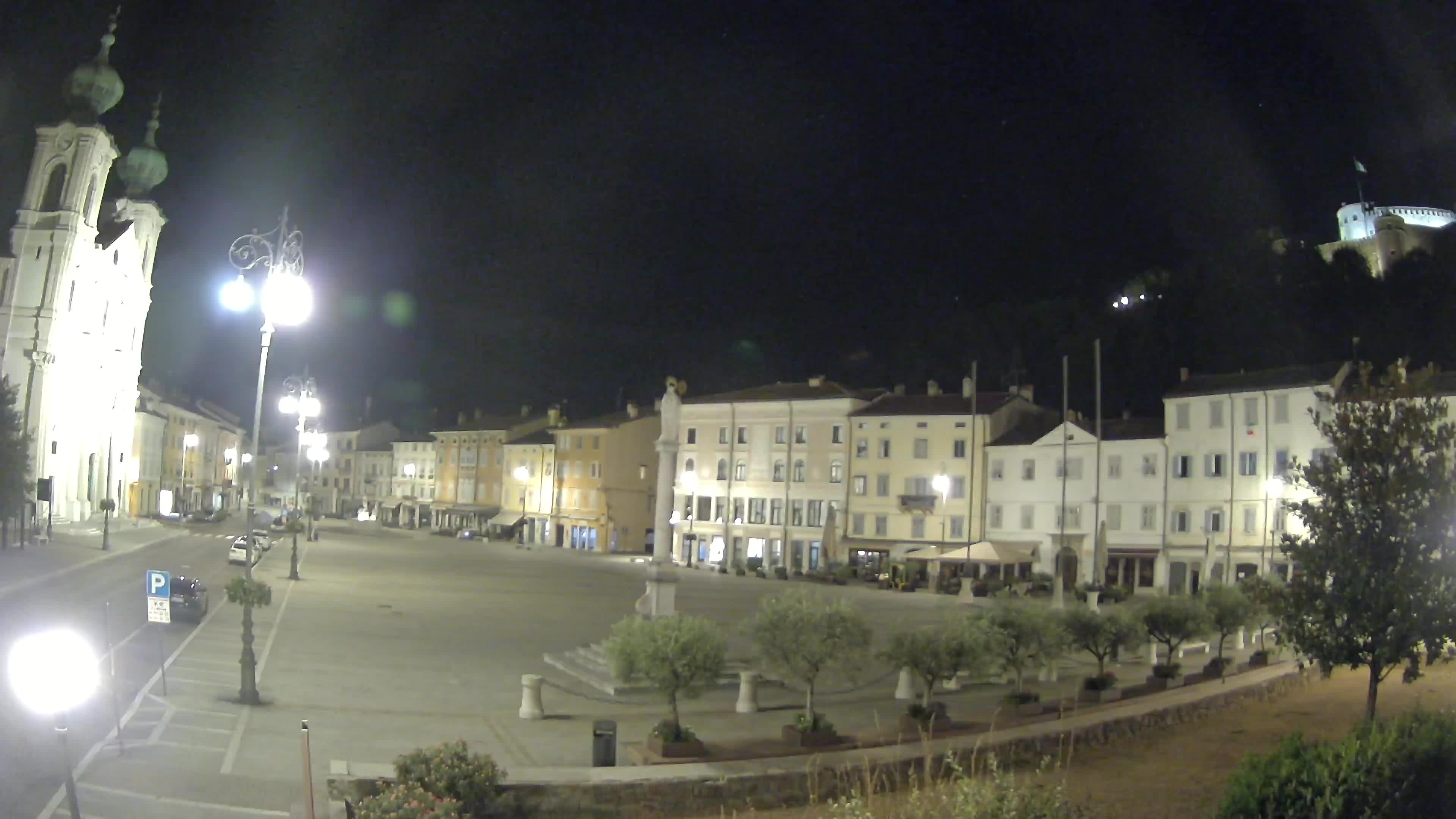 Gorizia Piazza della Vittoria e chiesa di S. Ignazio