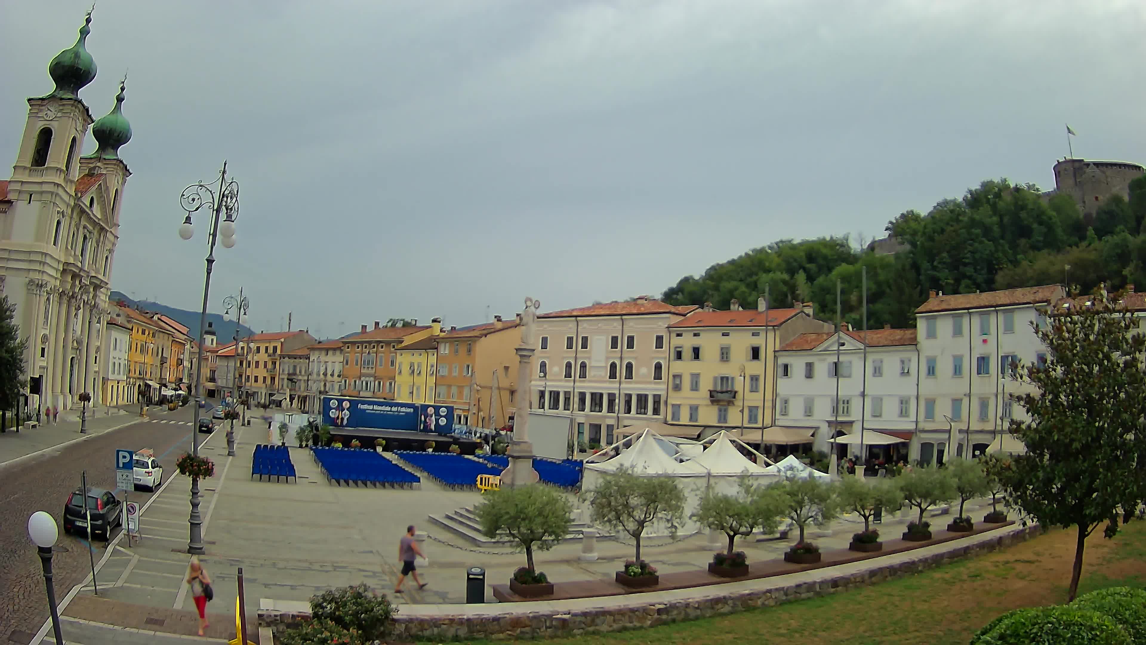 Kamera Gorica Travnik in cerkev sv. Ignacija