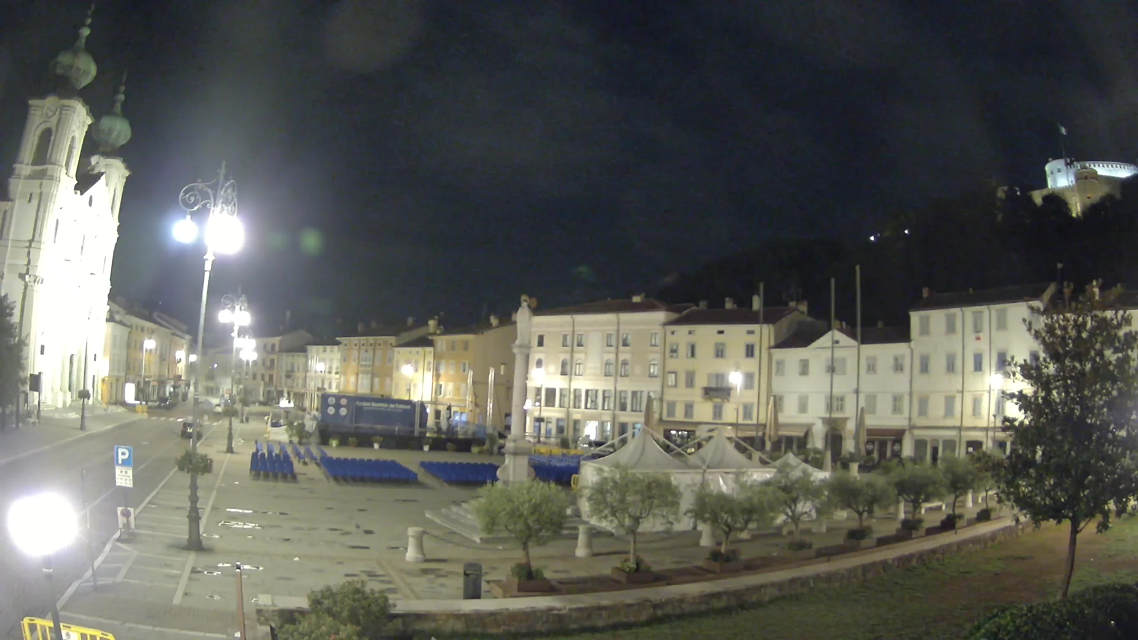 Gorizia Piazza della Vittoria e chiesa di S. Ignazio