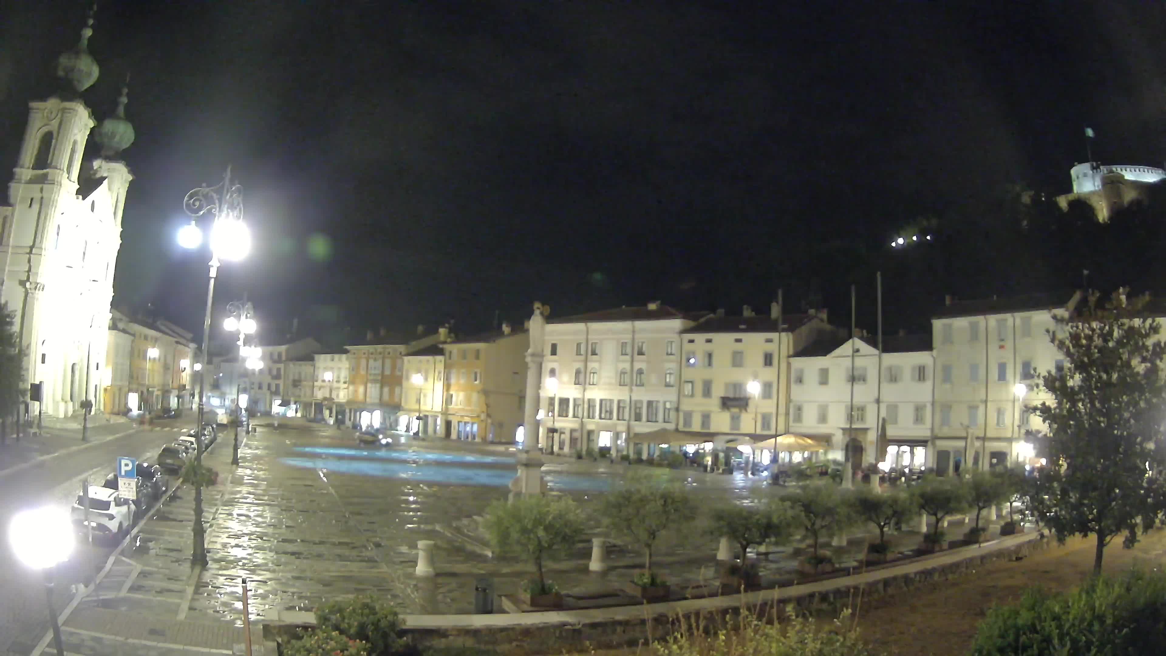 Gorizia Piazza della Vittoria e chiesa di S. Ignazio