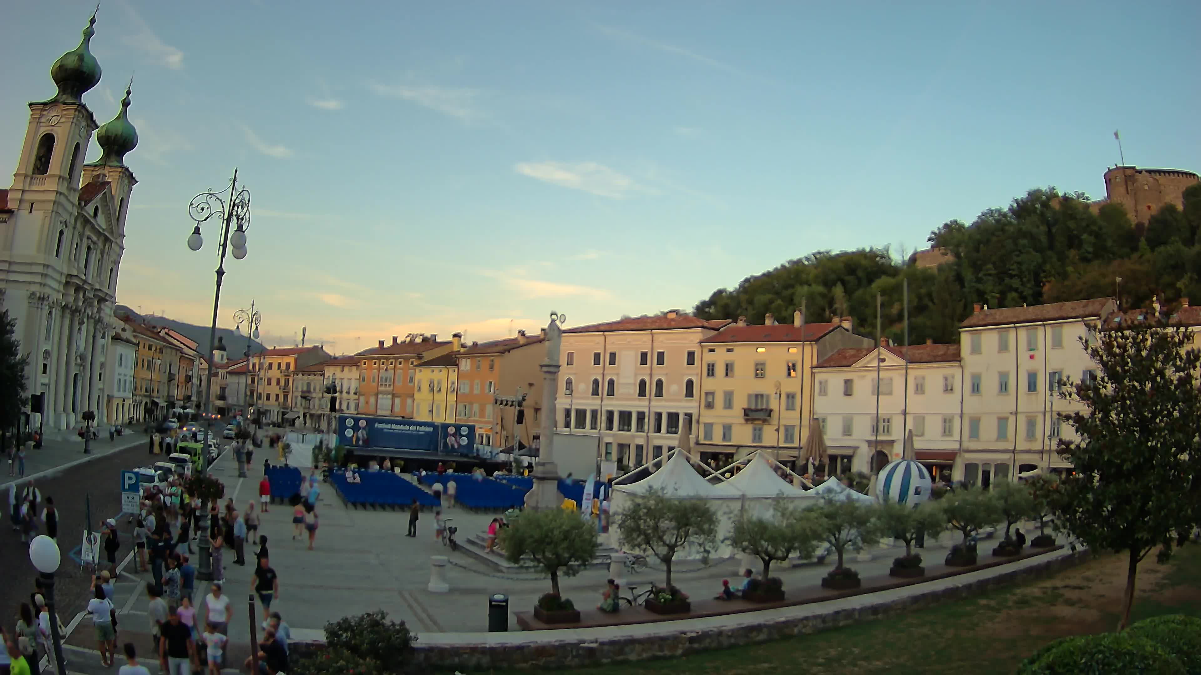 Gorizia Piazza della Vittoria e chiesa di S. Ignazio