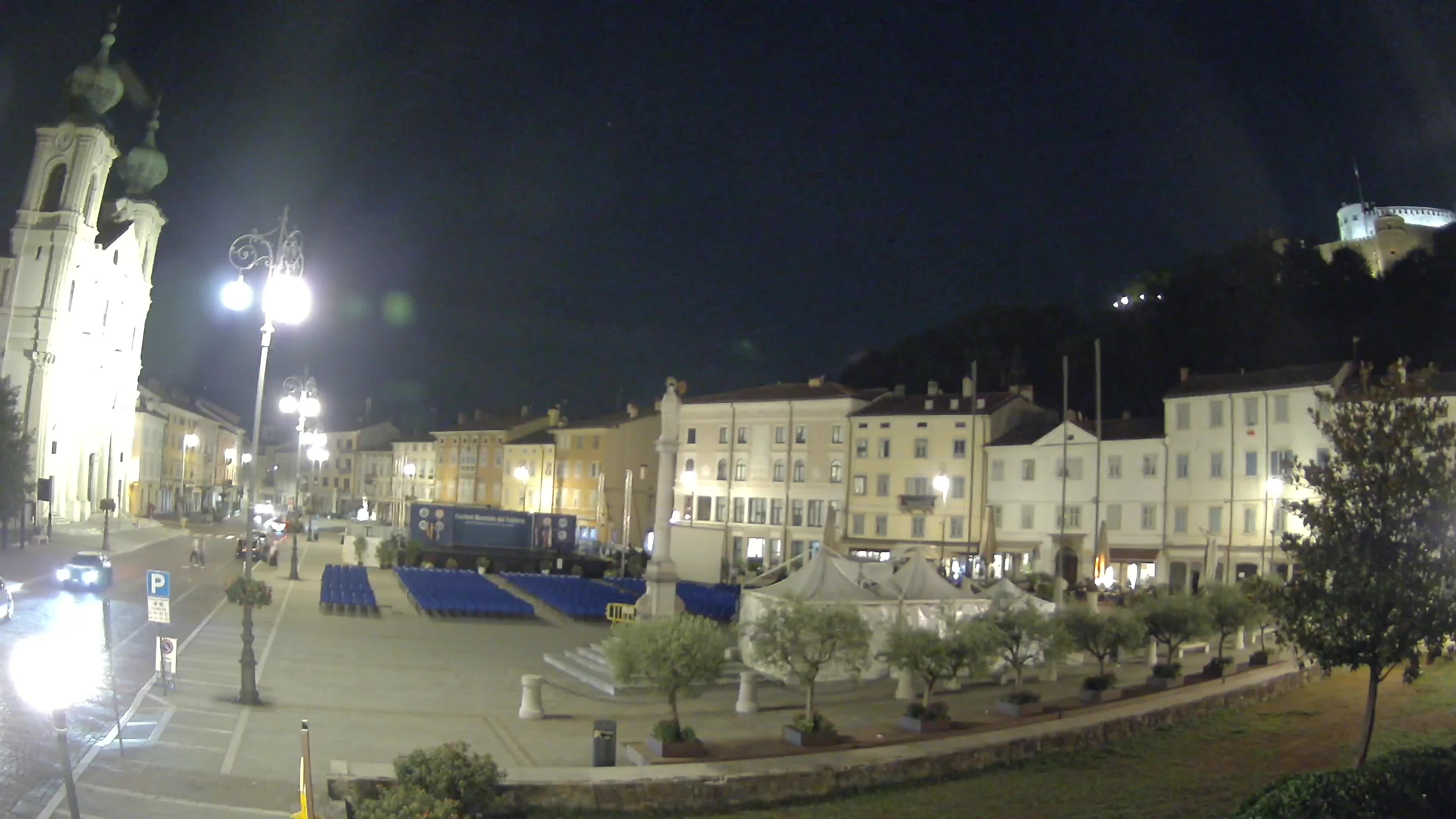 Gorizia Piazza della Vittoria e chiesa di S. Ignazio