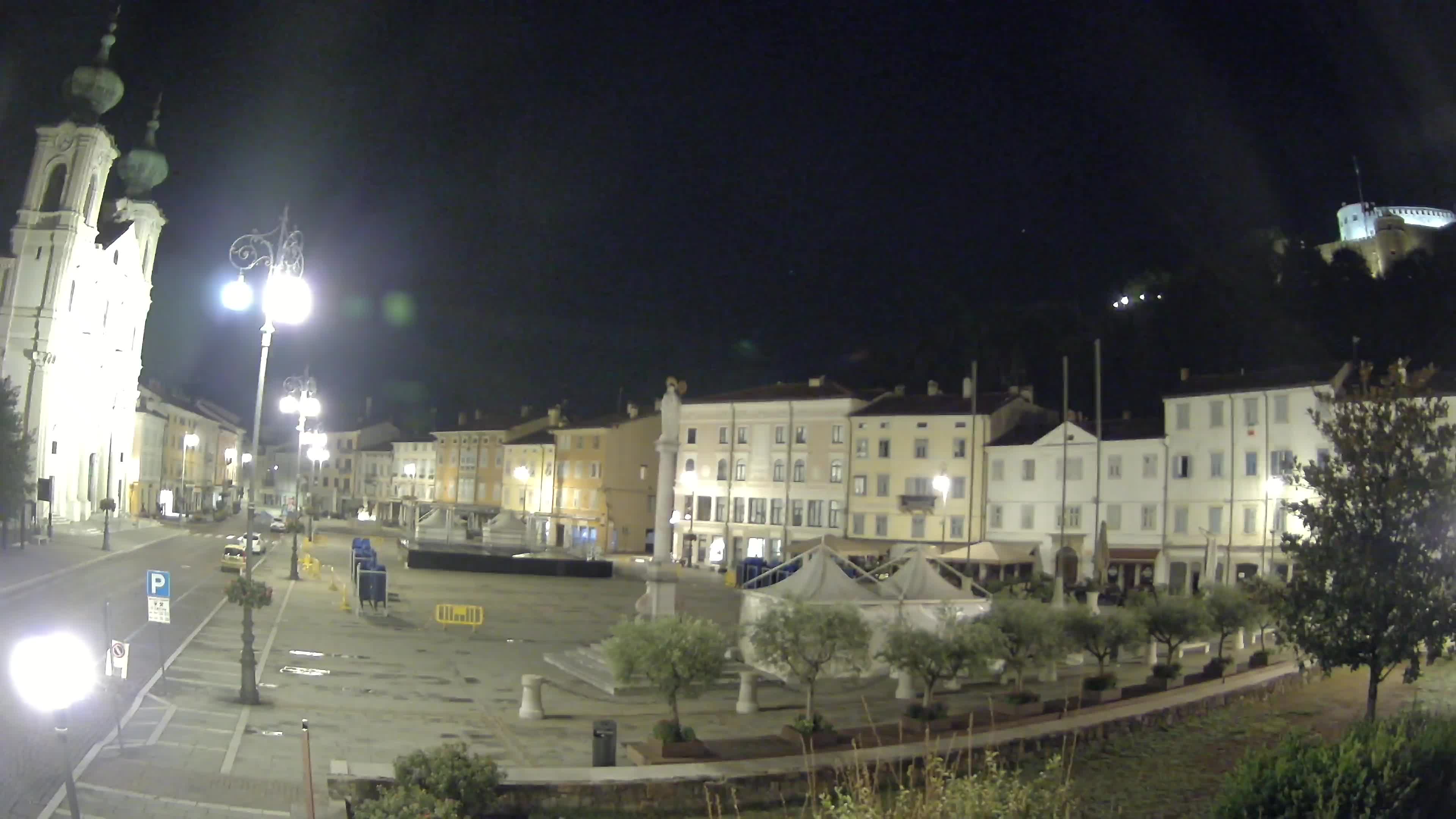 Kamera Gorica Travnik in cerkev sv. Ignacija