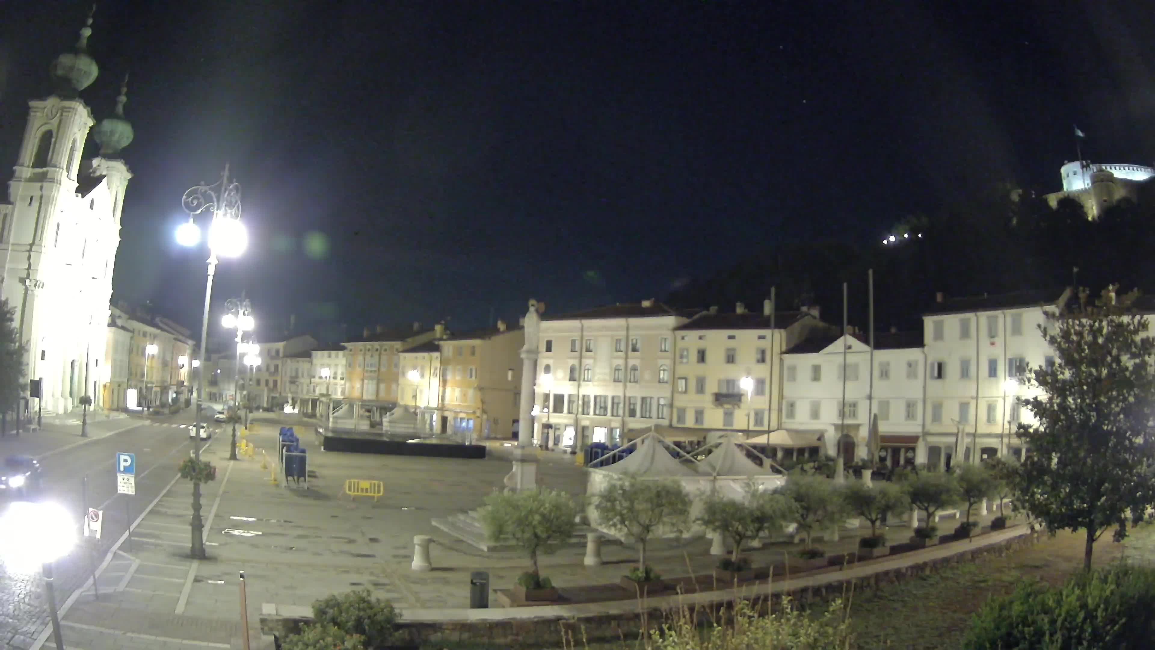 Gorizia Piazza della Vittoria e chiesa di S. Ignazio