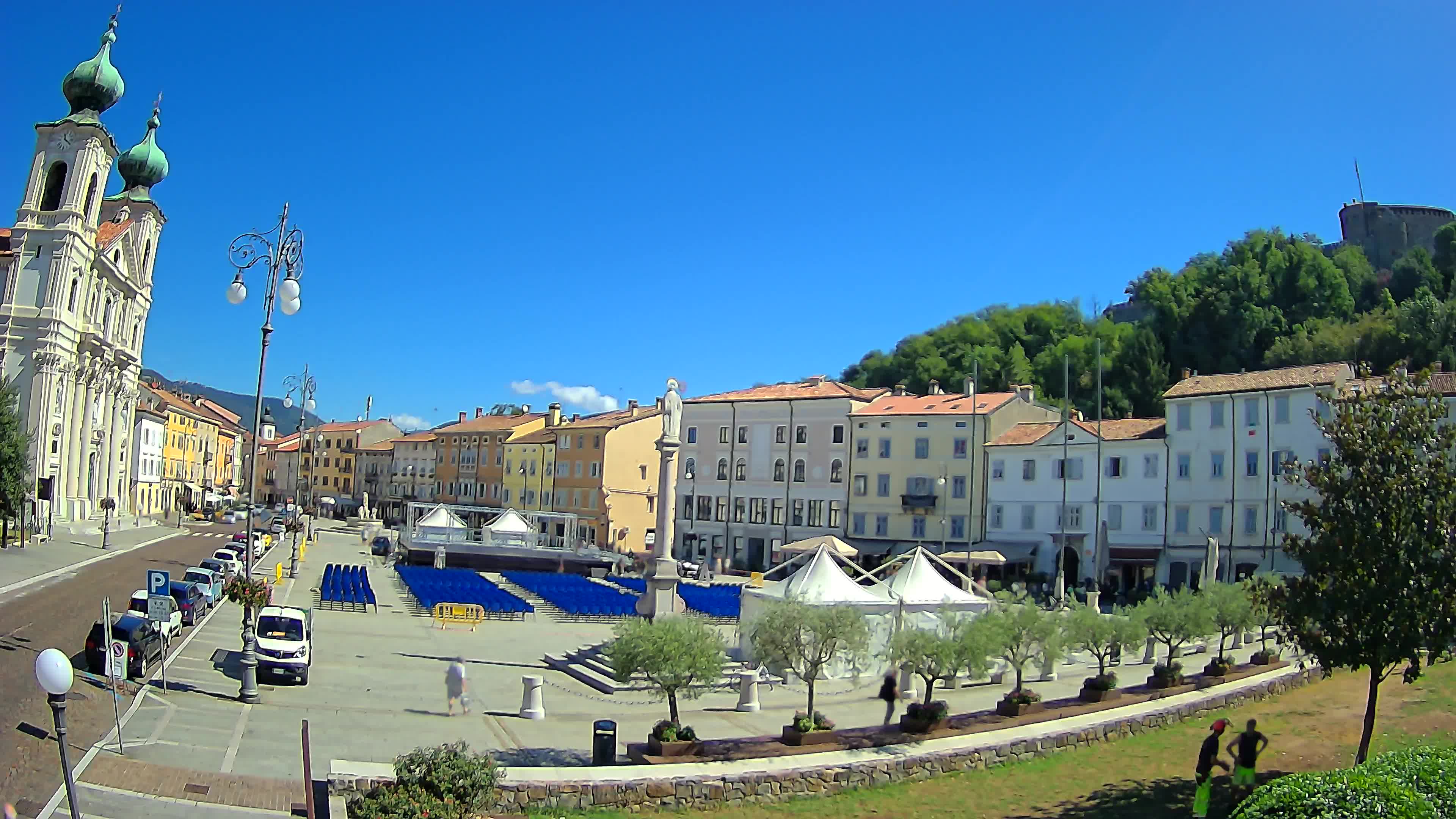Gorizia Piazza della Vittoria e chiesa di S. Ignazio