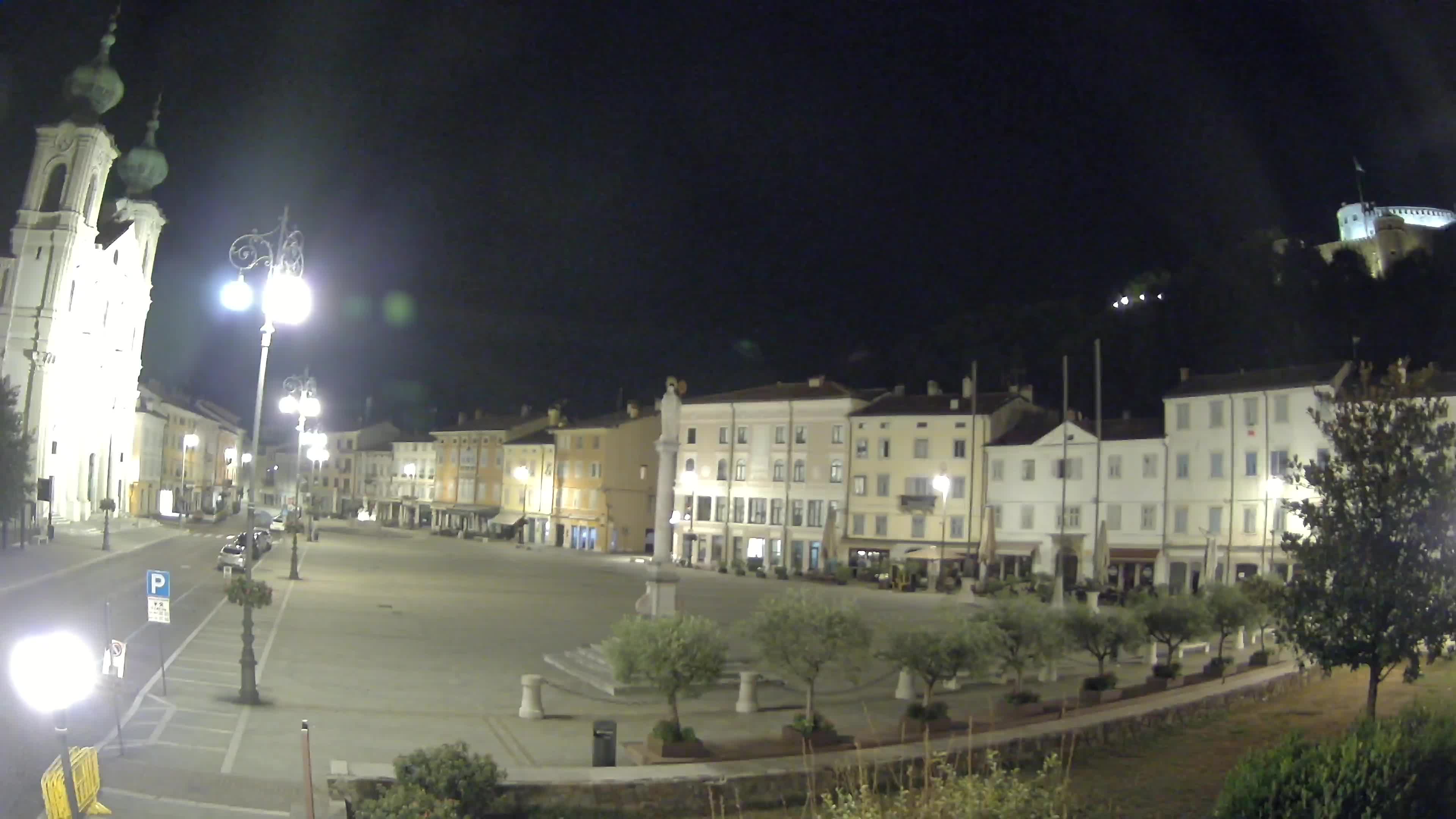 Gorizia Piazza della Vittoria e chiesa di S. Ignazio