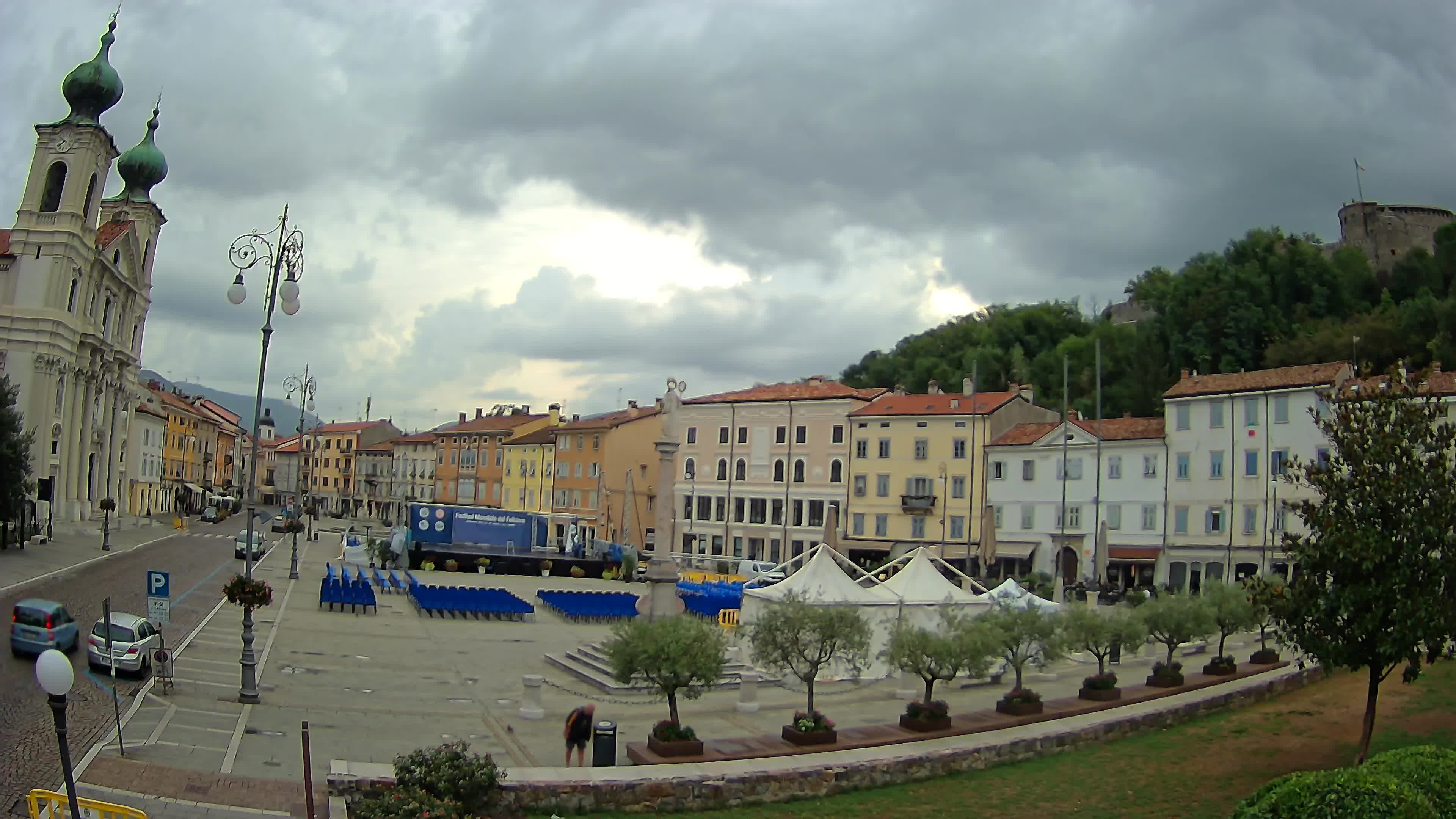 Kamera Gorica Travnik in cerkev sv. Ignacija