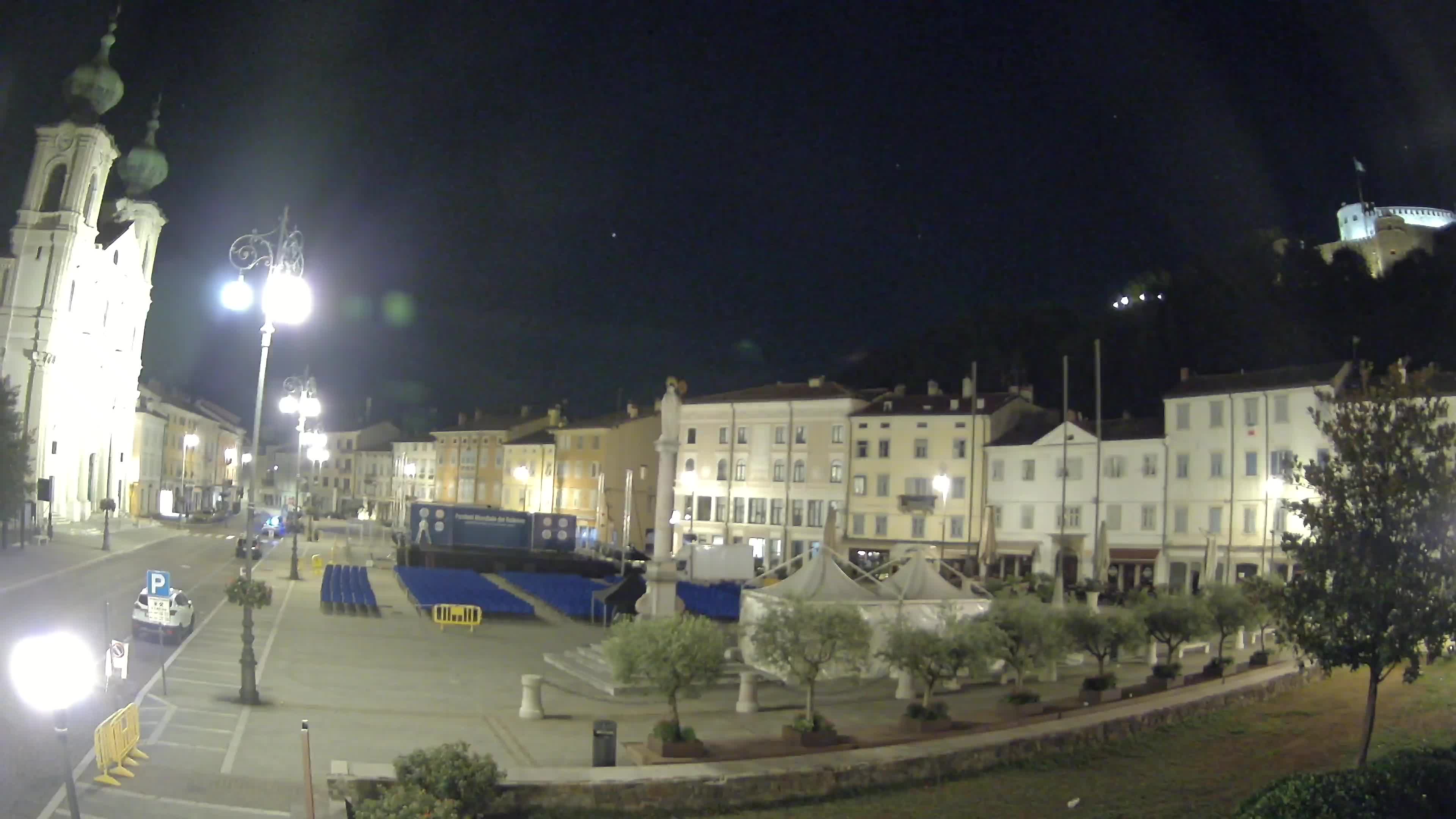 Gorizia Piazza della Vittoria e chiesa di S. Ignazio