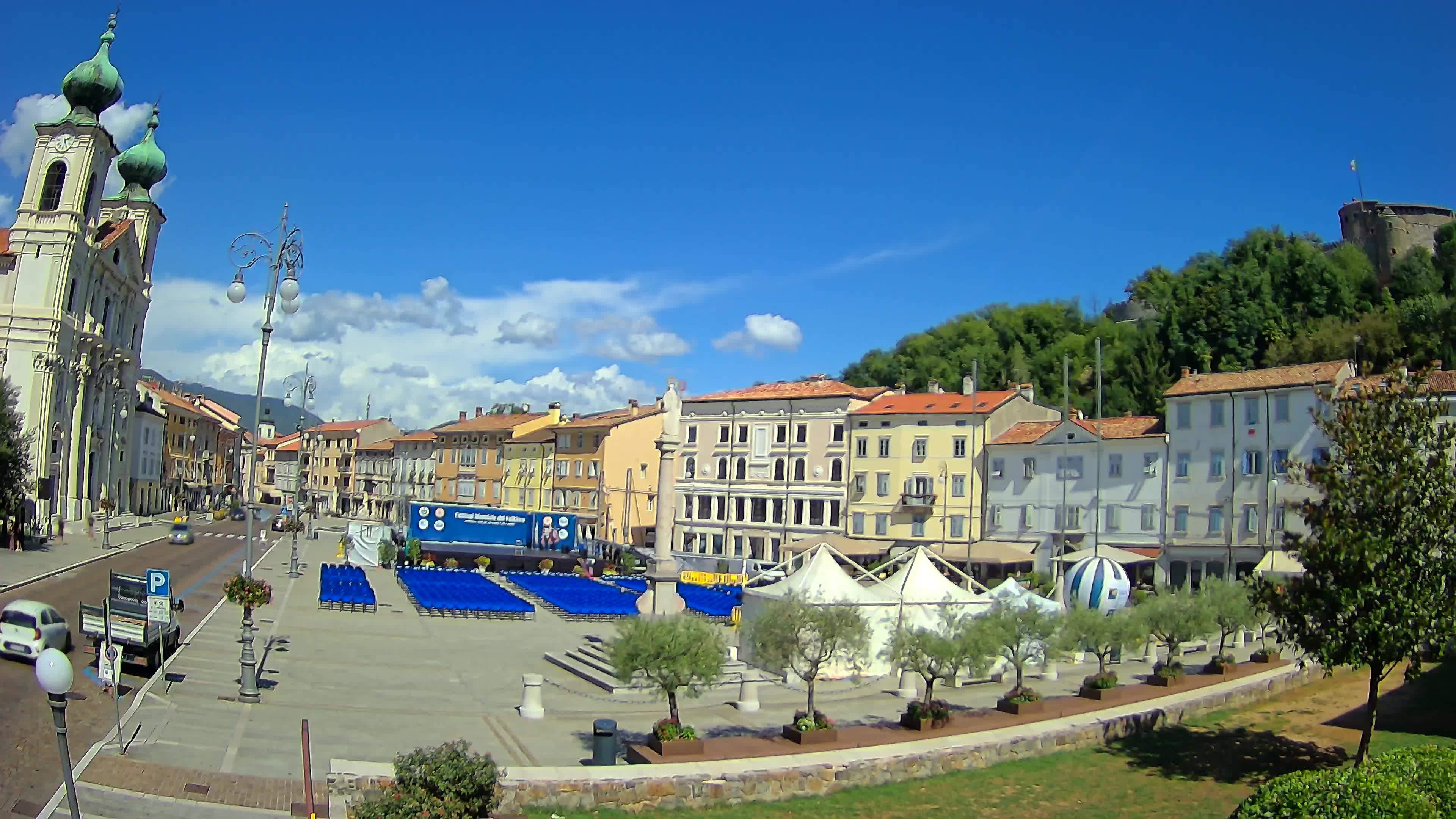 Gorizia Piazza della Vittoria e chiesa di S. Ignazio