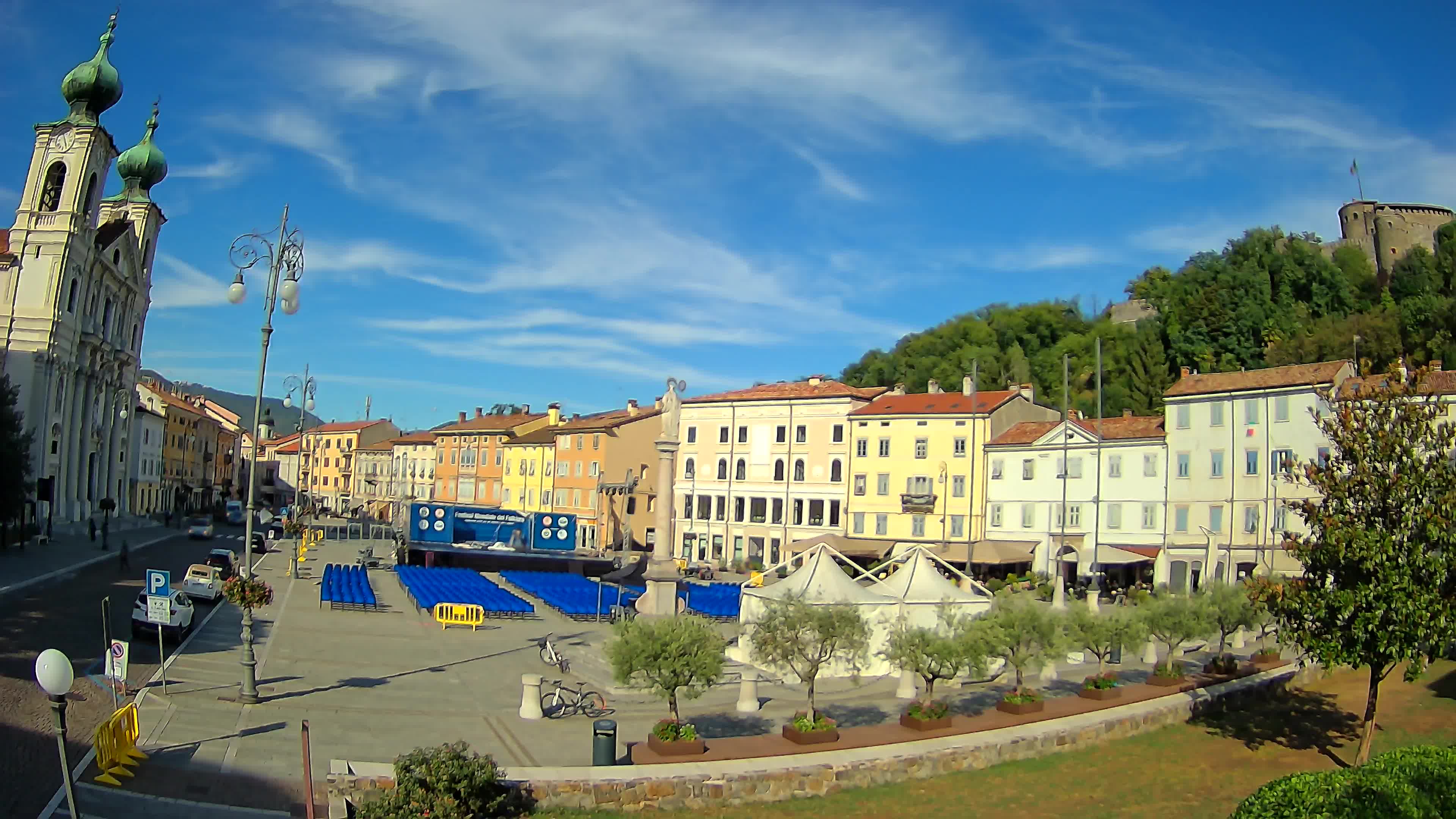 Gorizia Piazza della Vittoria e chiesa di S. Ignazio
