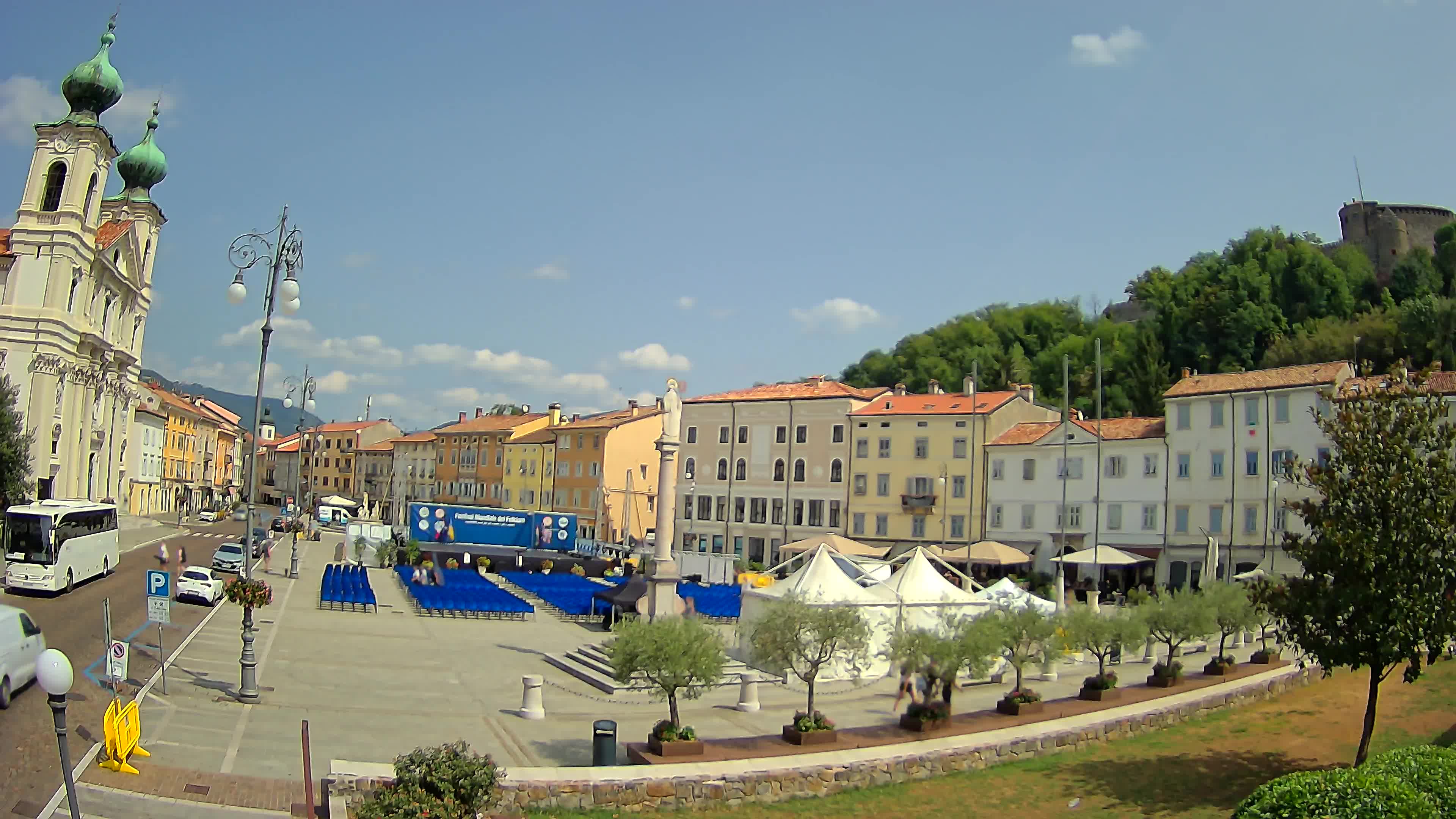 Gorizia Piazza della Vittoria e chiesa di S. Ignazio