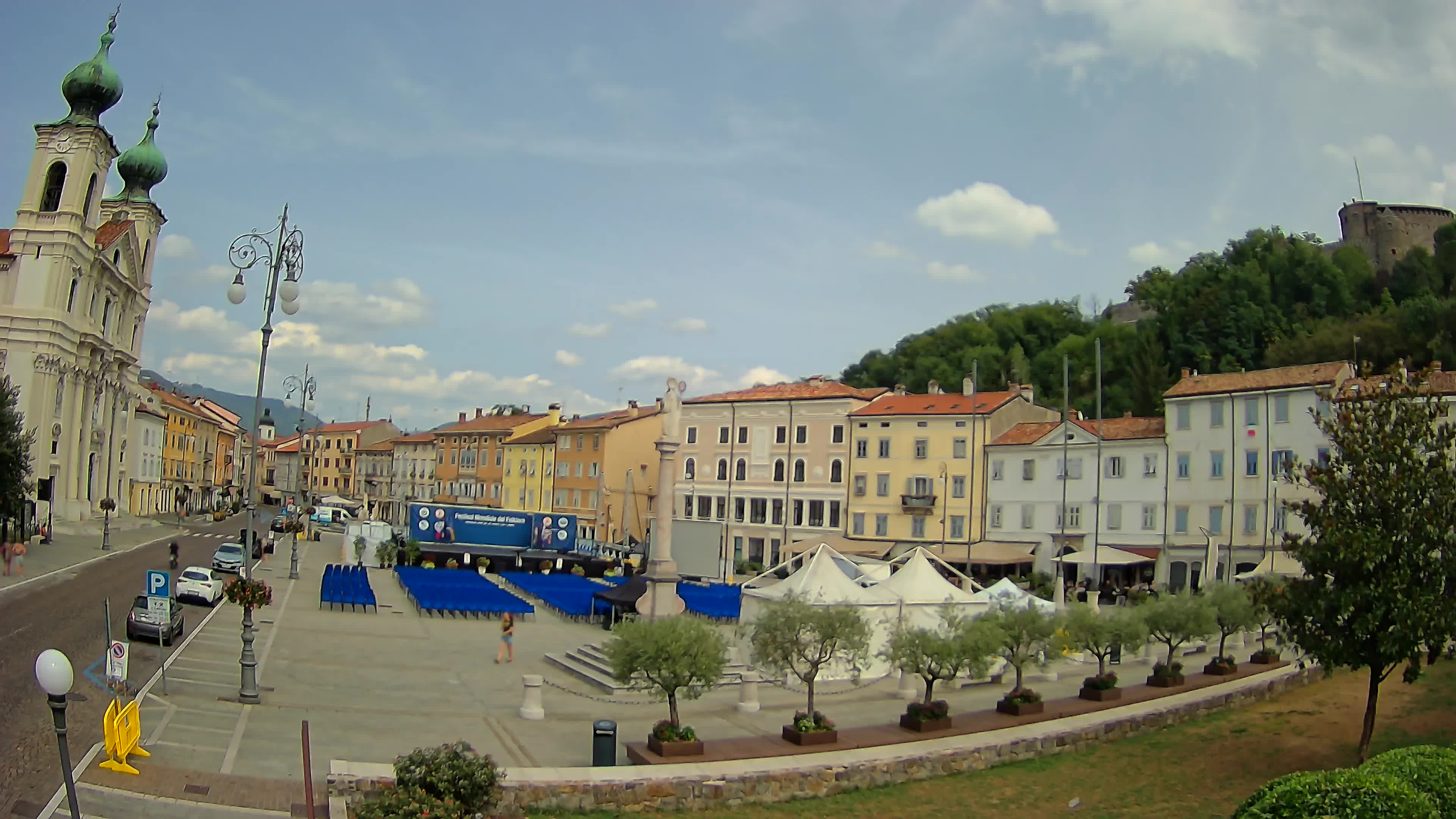 Gorizia Piazza della Vittoria e chiesa di S. Ignazio