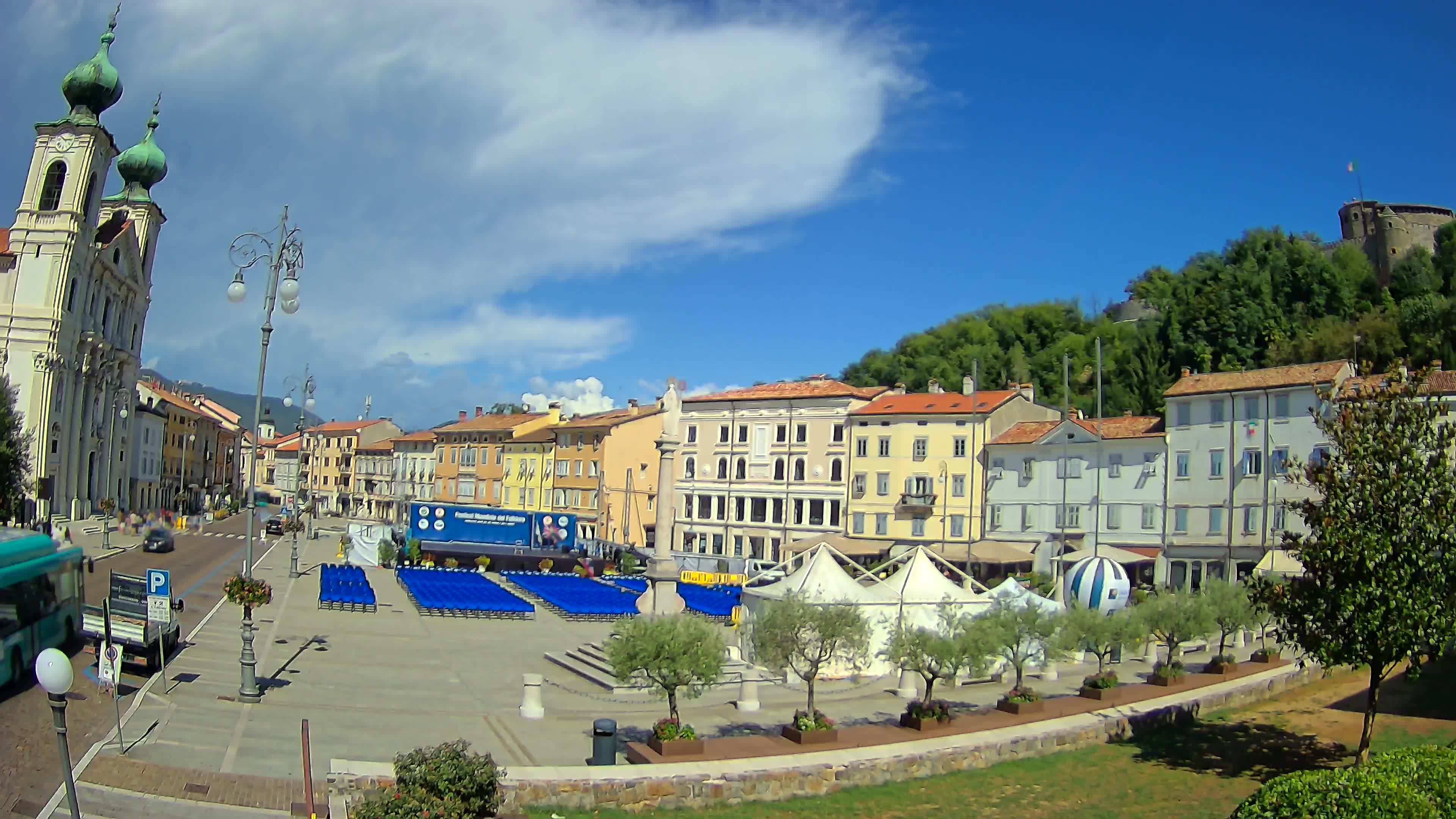 Gorizia Piazza della Vittoria e chiesa di S. Ignazio