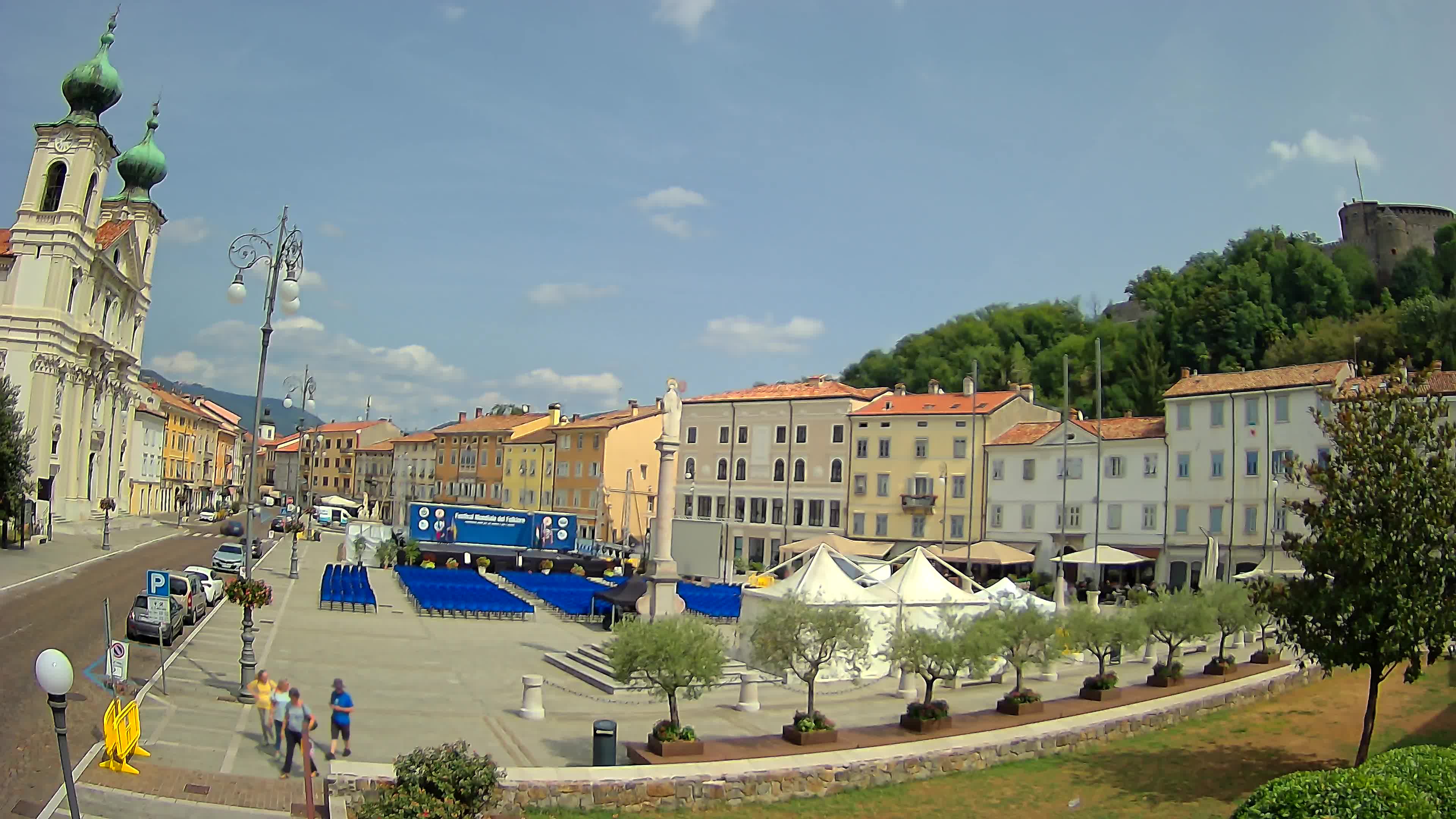 Gorizia Piazza della Vittoria e chiesa di S. Ignazio