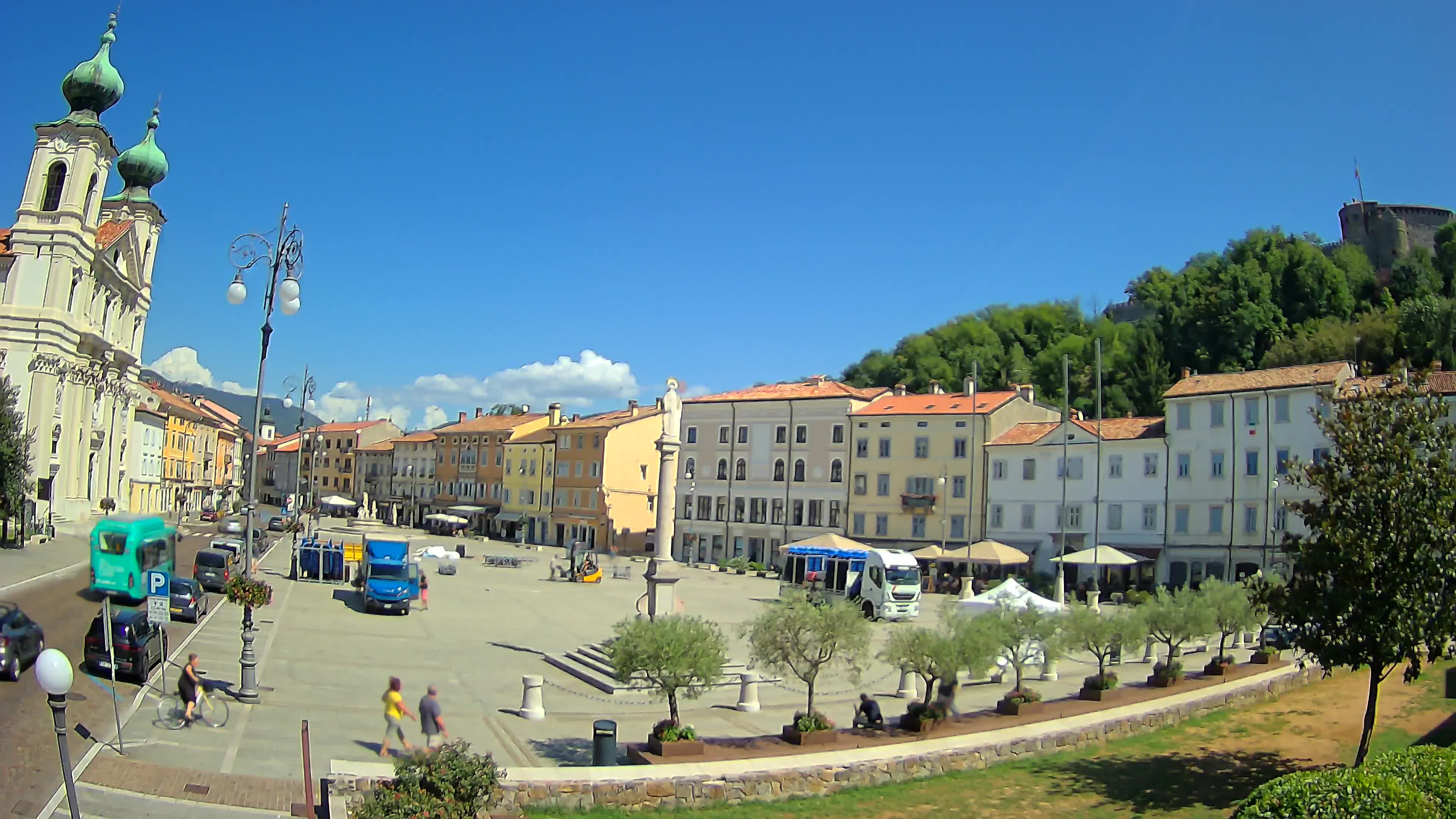 Gorizia Piazza della Vittoria e chiesa di S. Ignazio