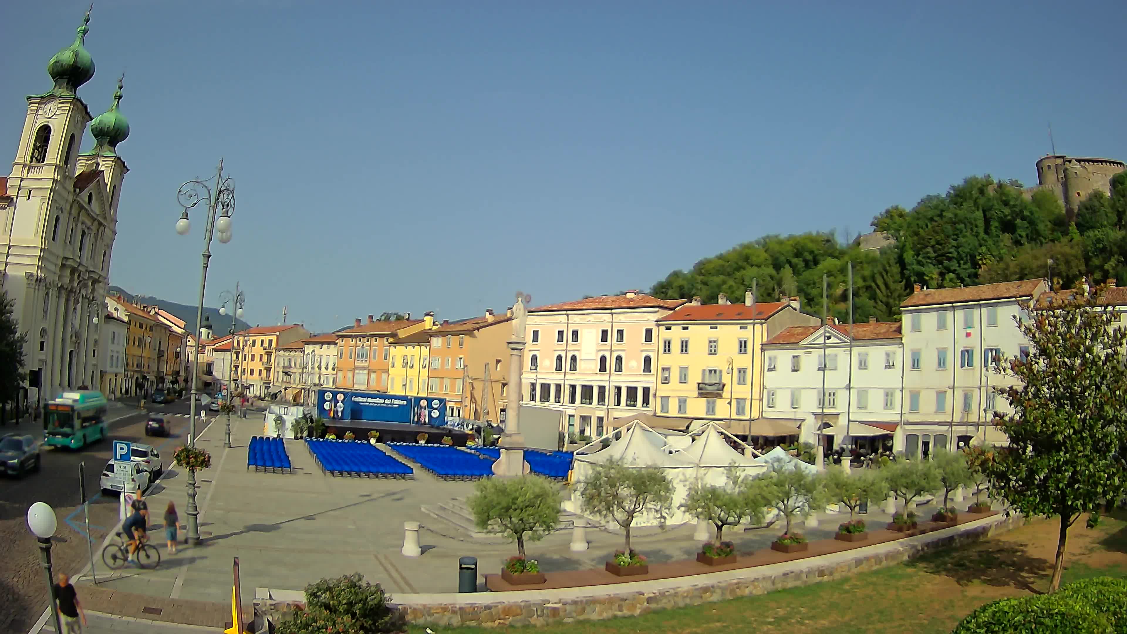 Gorizia Piazza della Vittoria e chiesa di S. Ignazio