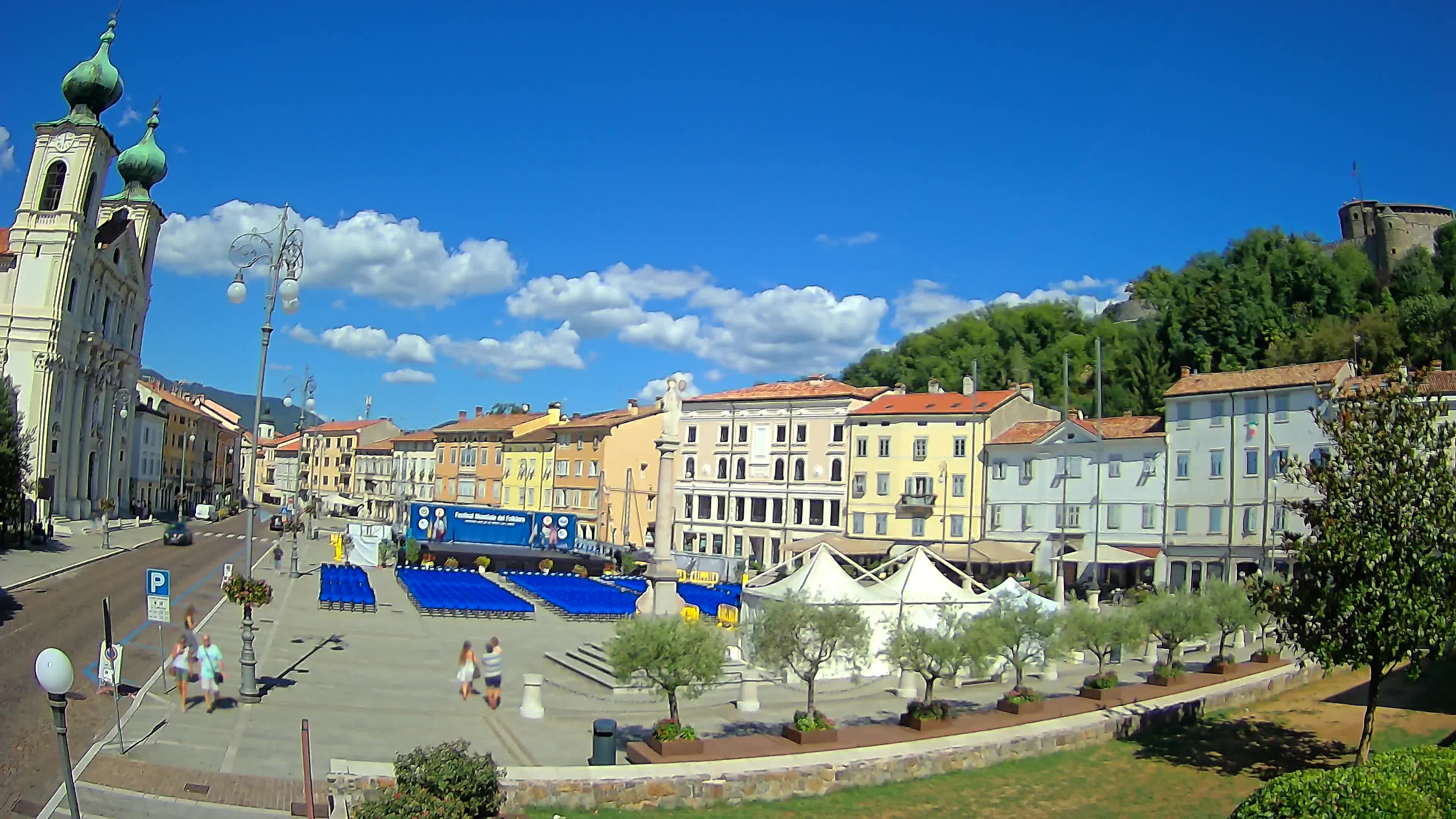 Gorizia Piazza della Vittoria e chiesa di S. Ignazio