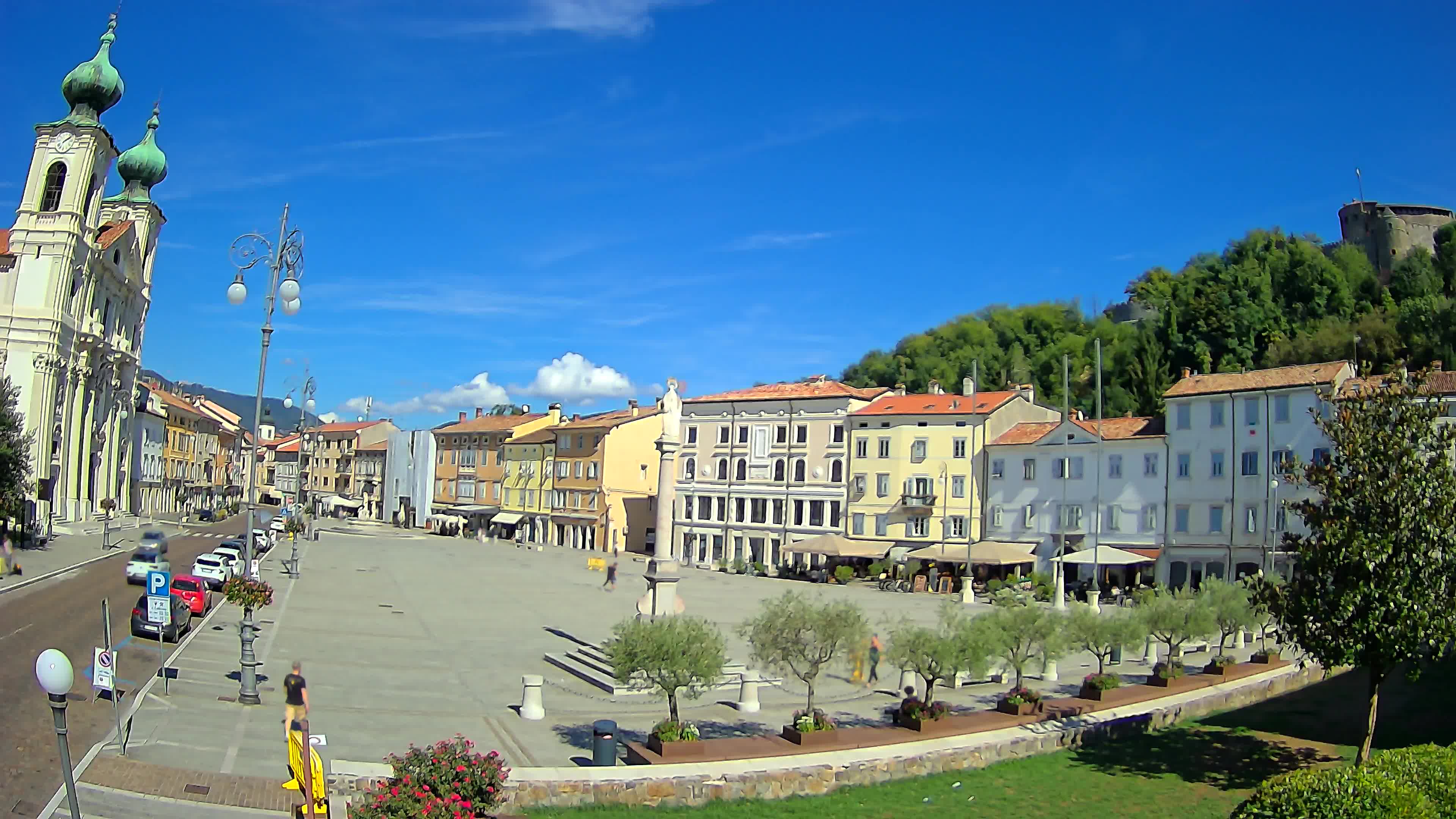 Gorizia Piazza della Vittoria e chiesa di S. Ignazio