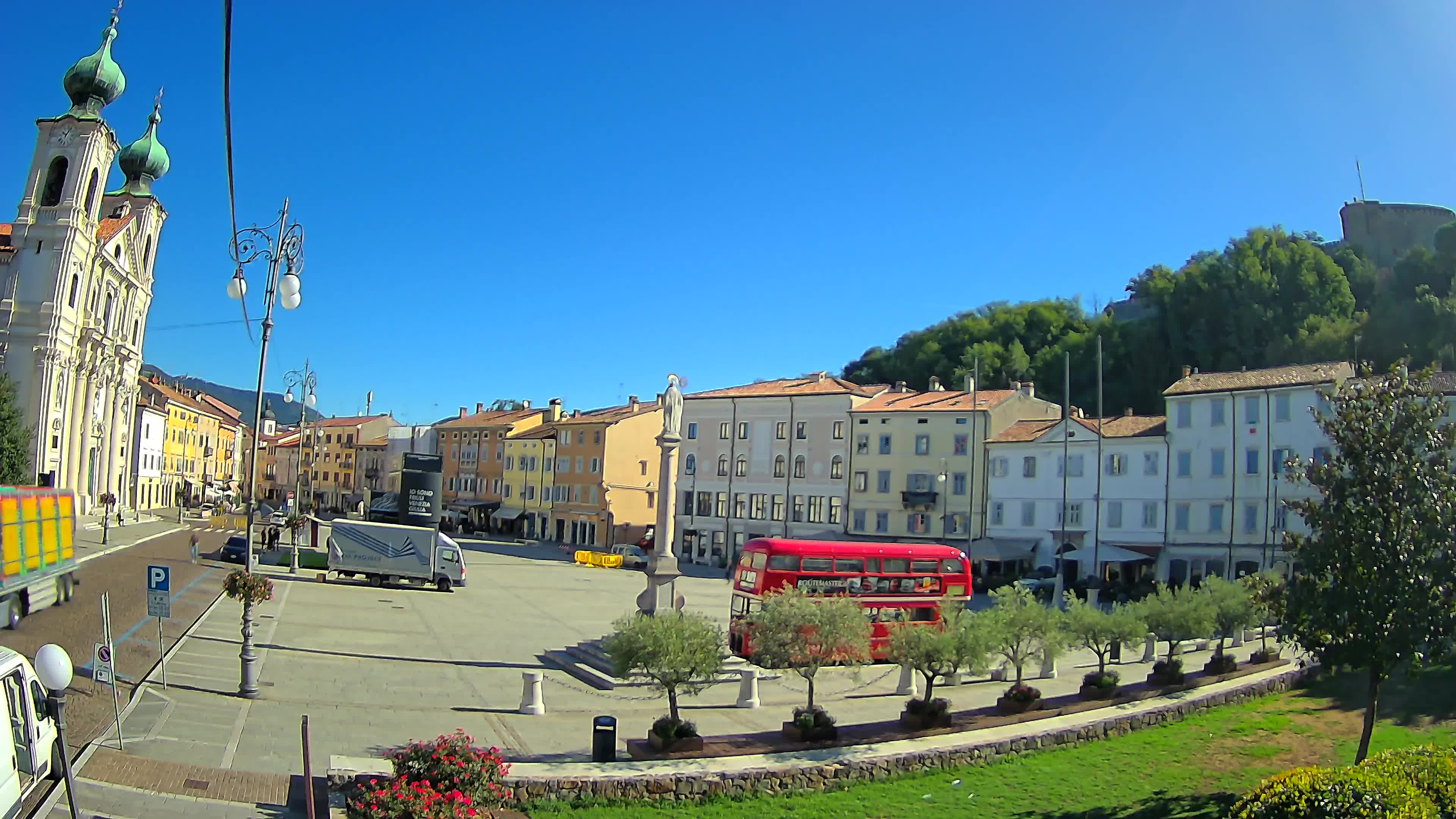 Gorizia – Plaza Vittoria – iglesia de San Pedro. Ignacio