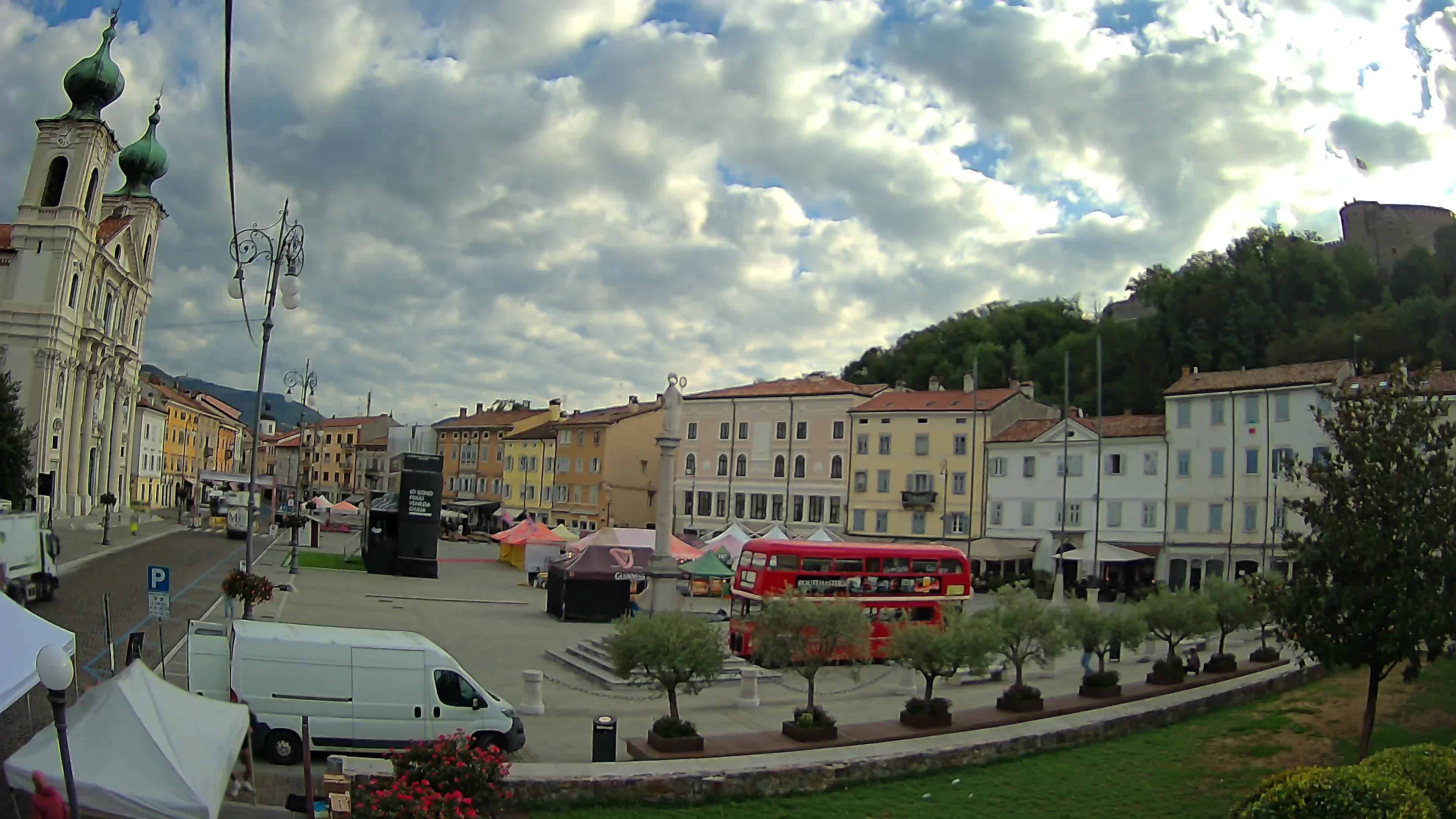 Gorizia Piazza della Vittoria e chiesa di S. Ignazio