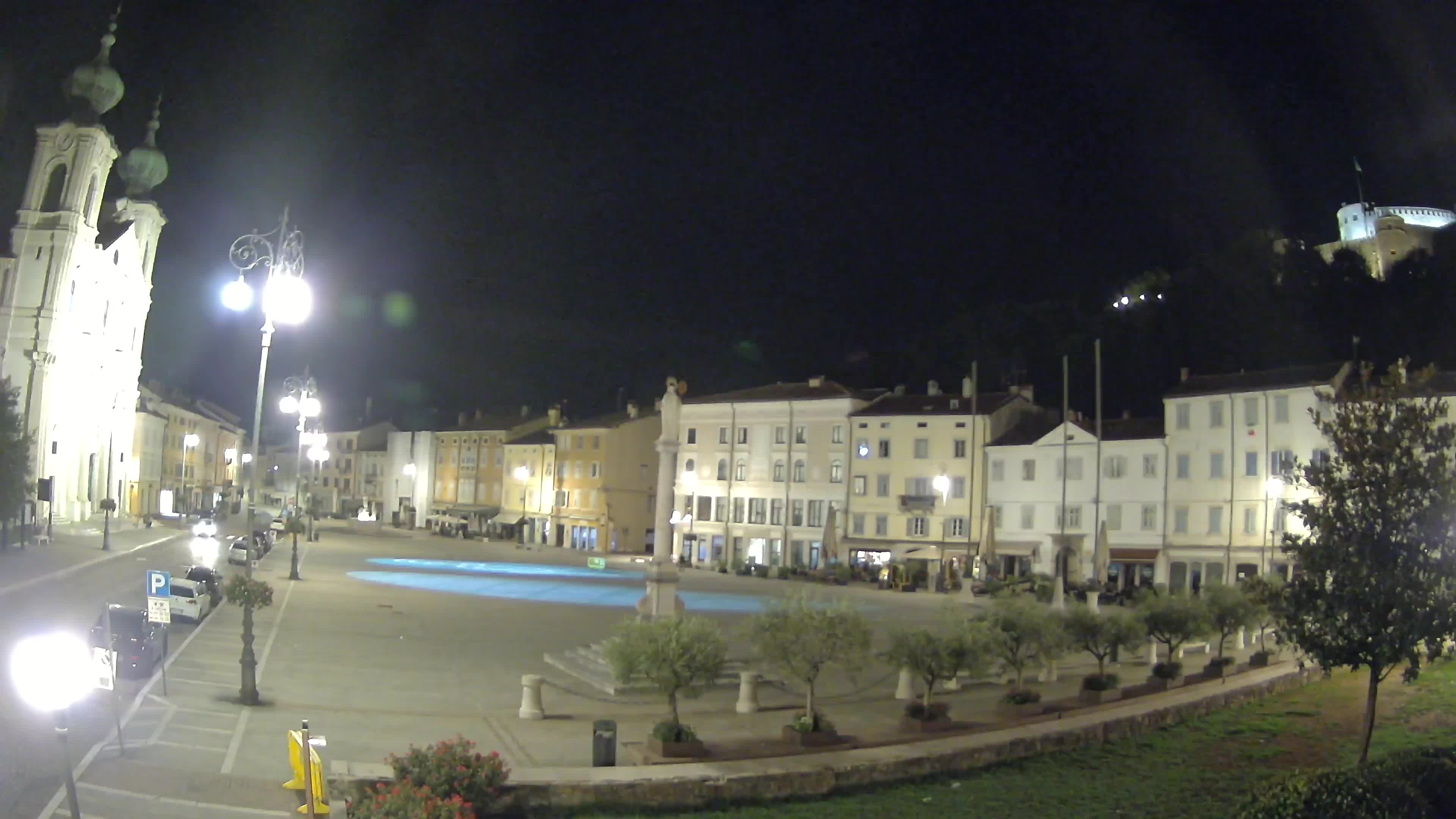 Gorizia Piazza della Vittoria e chiesa di S. Ignazio