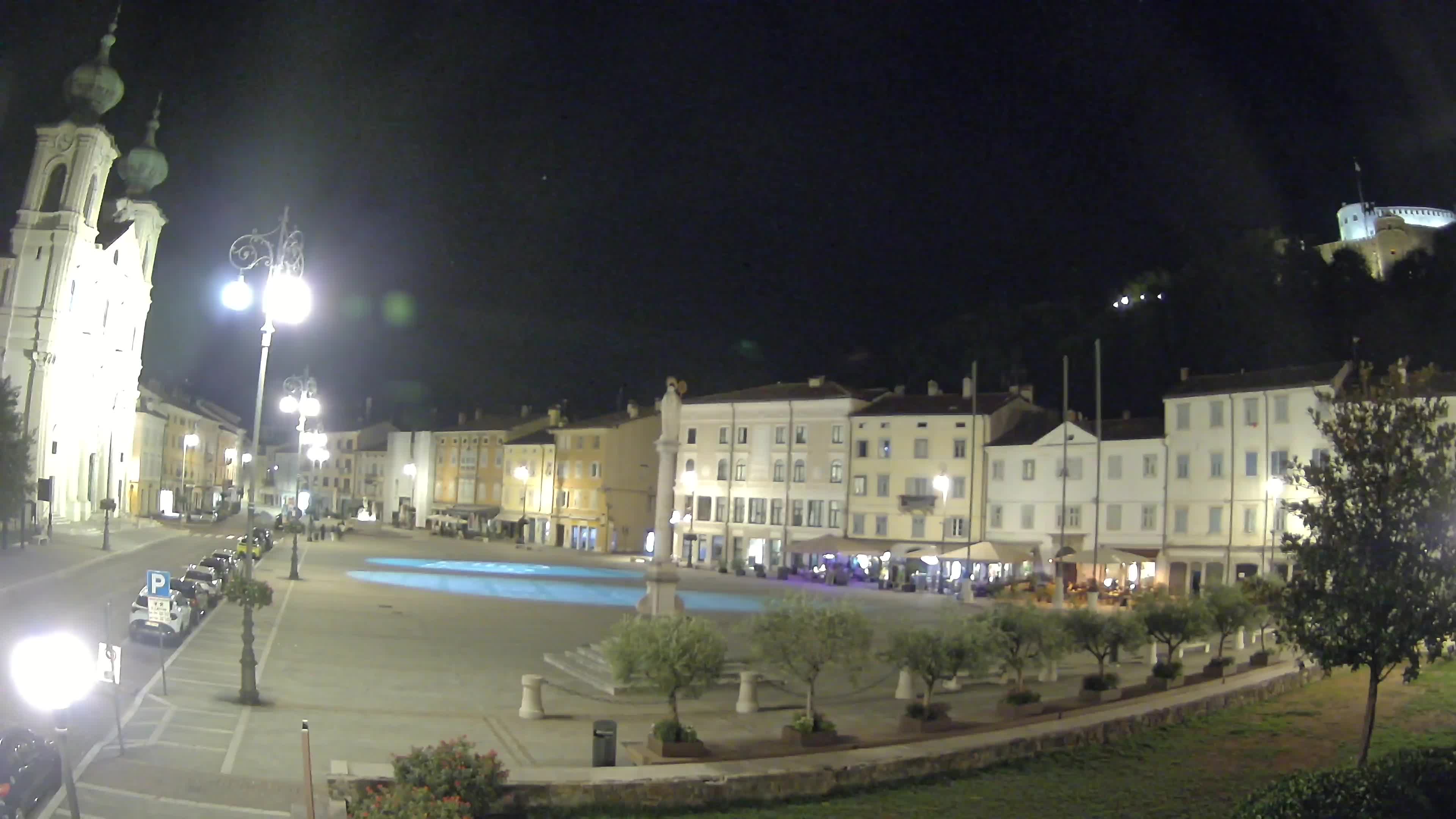 Gorizia Piazza della Vittoria e chiesa di S. Ignazio