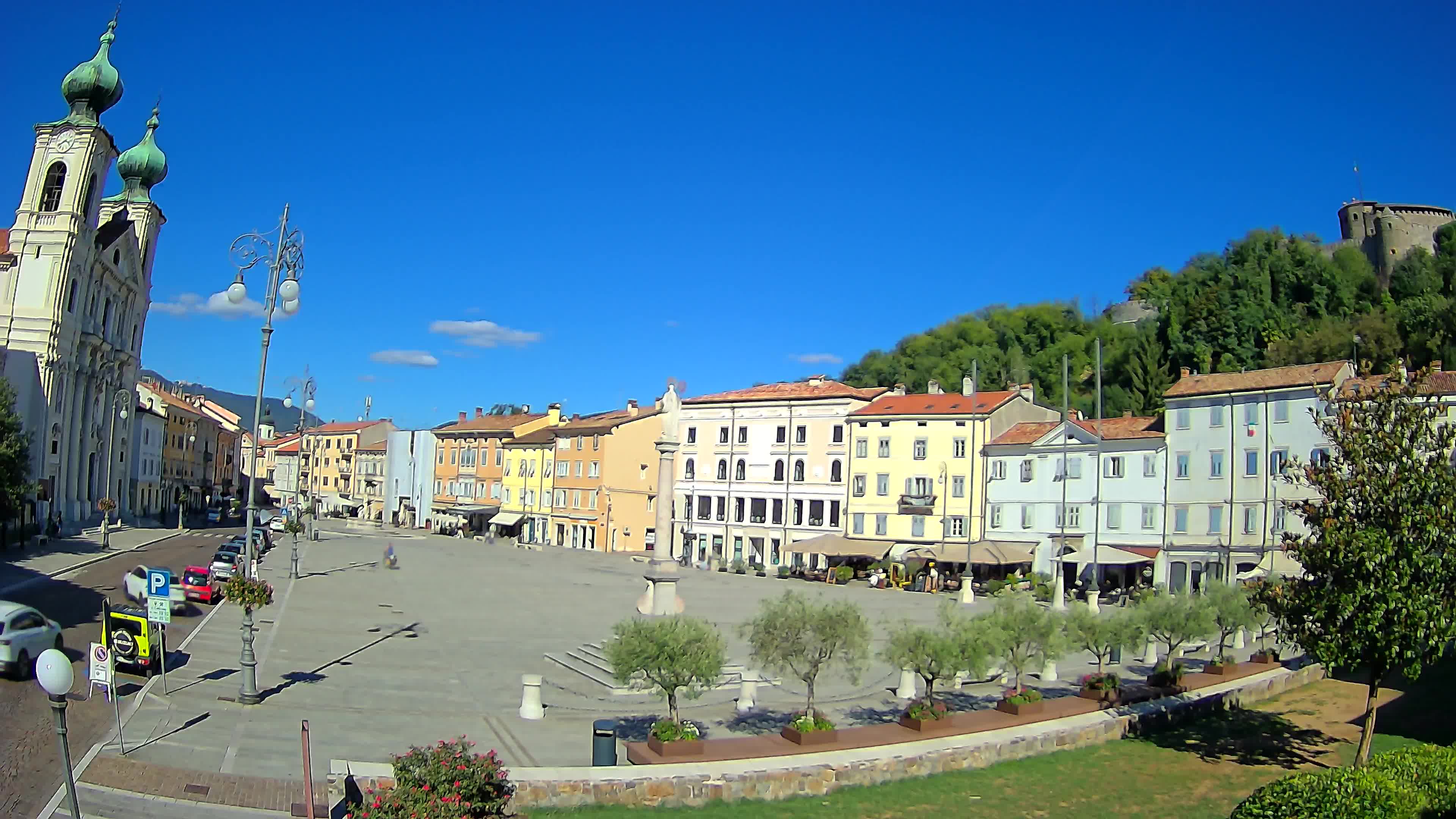 Gorizia Piazza della Vittoria e chiesa di S. Ignazio
