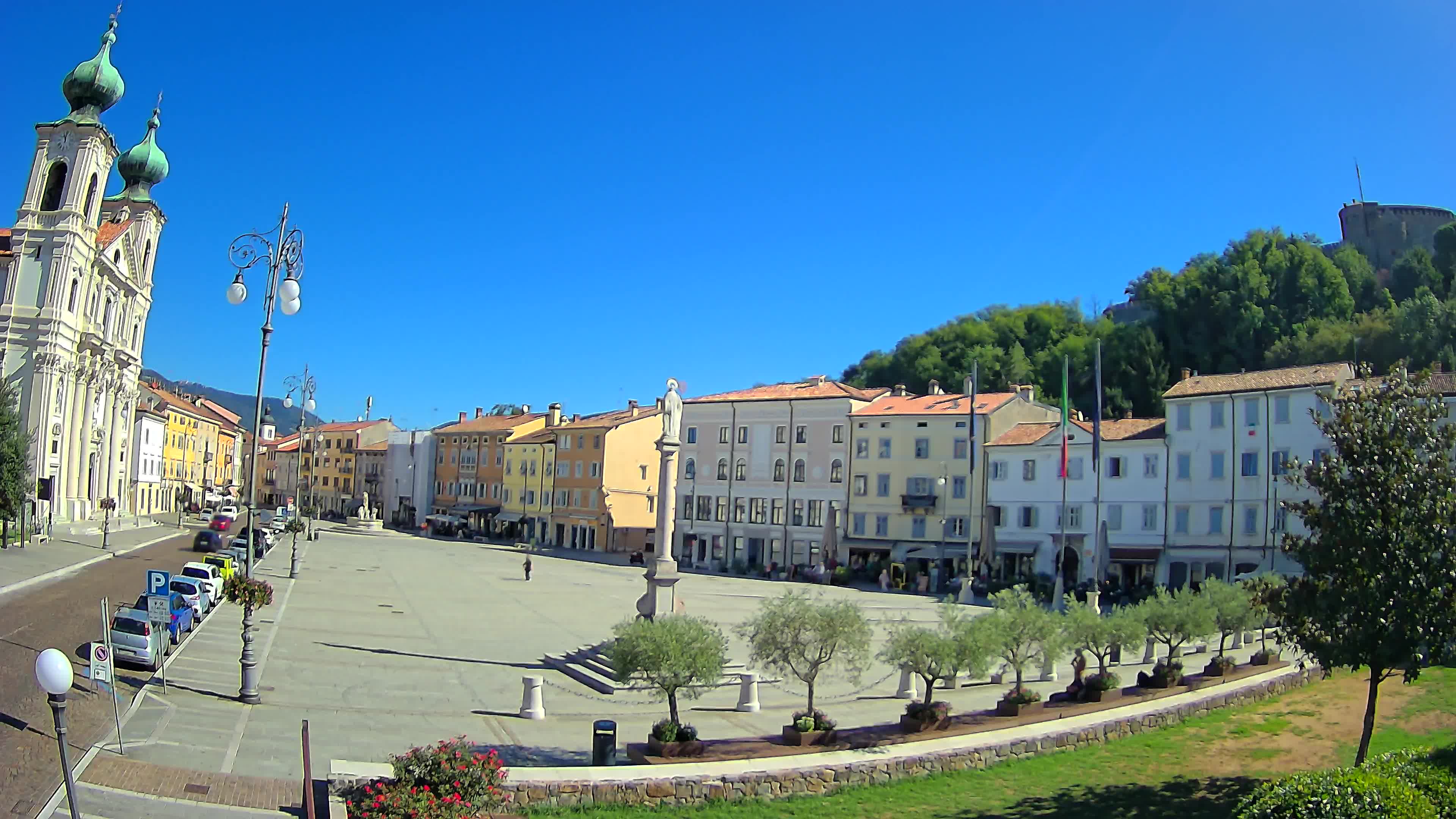 Gorizia Piazza della Vittoria e chiesa di S. Ignazio