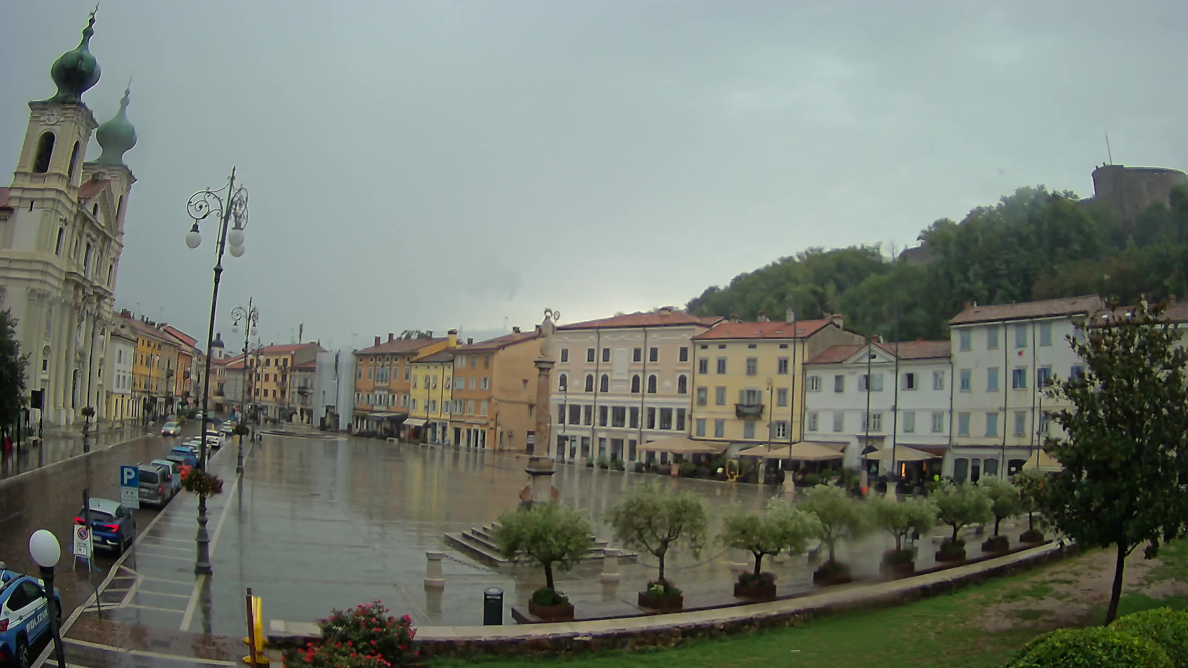 Gorizia Piazza della Vittoria e chiesa di S. Ignazio