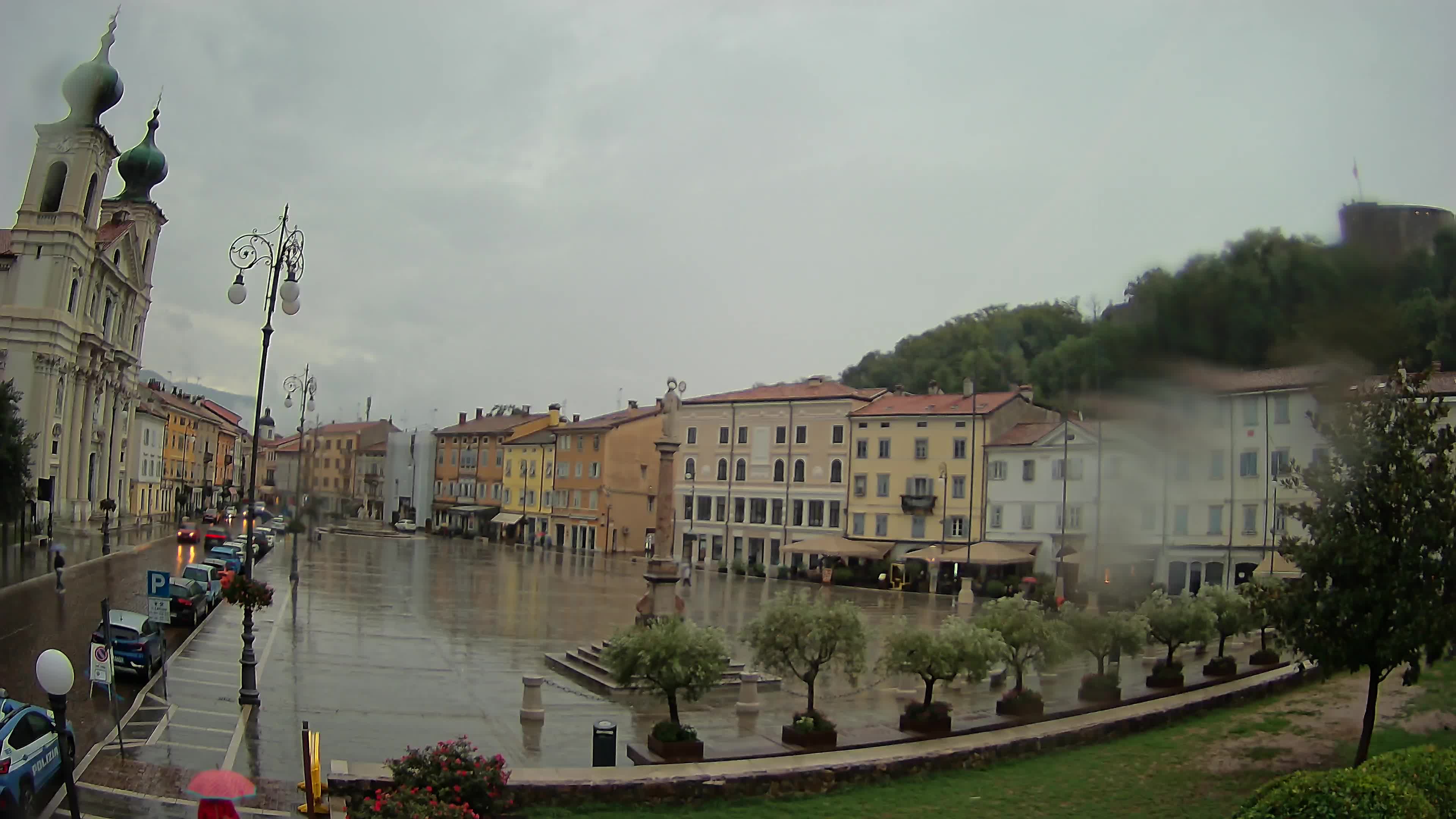Gorizia Piazza della Vittoria e chiesa di S. Ignazio
