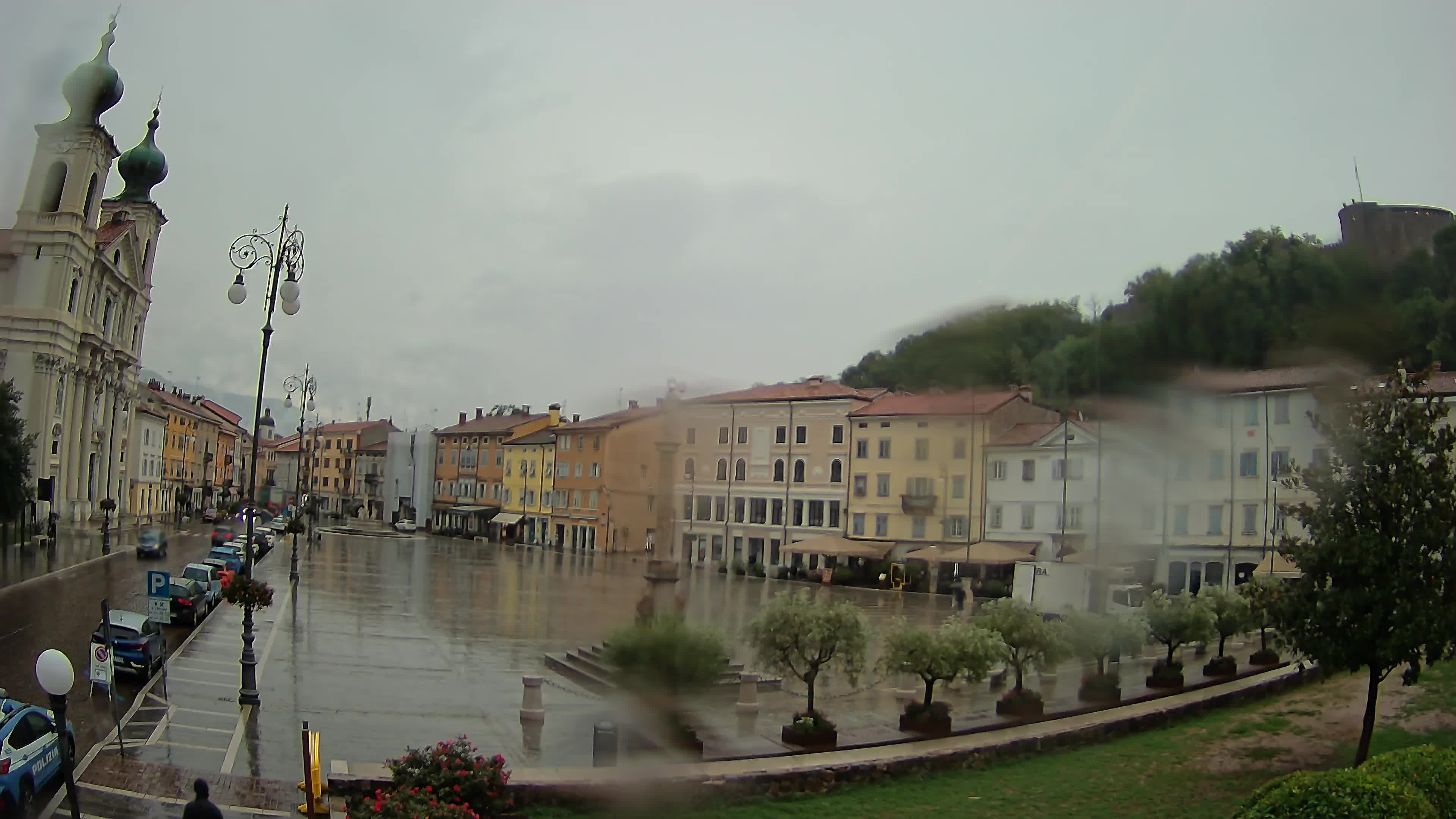 Gorizia Piazza della Vittoria e chiesa di S. Ignazio