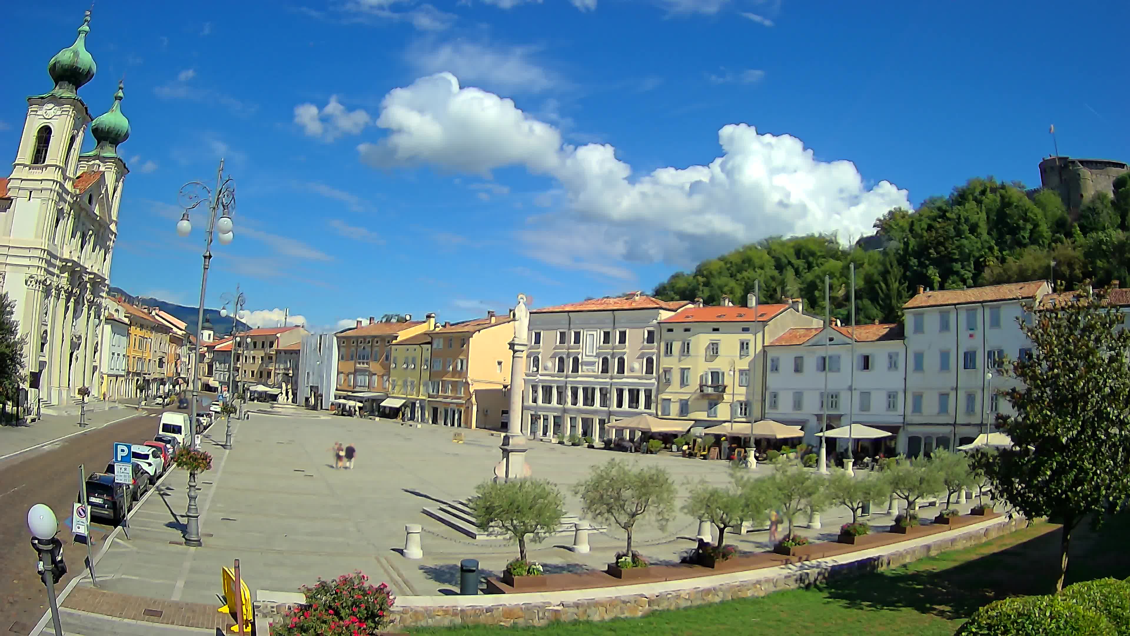 Gorizia Piazza della Vittoria e chiesa di S. Ignazio