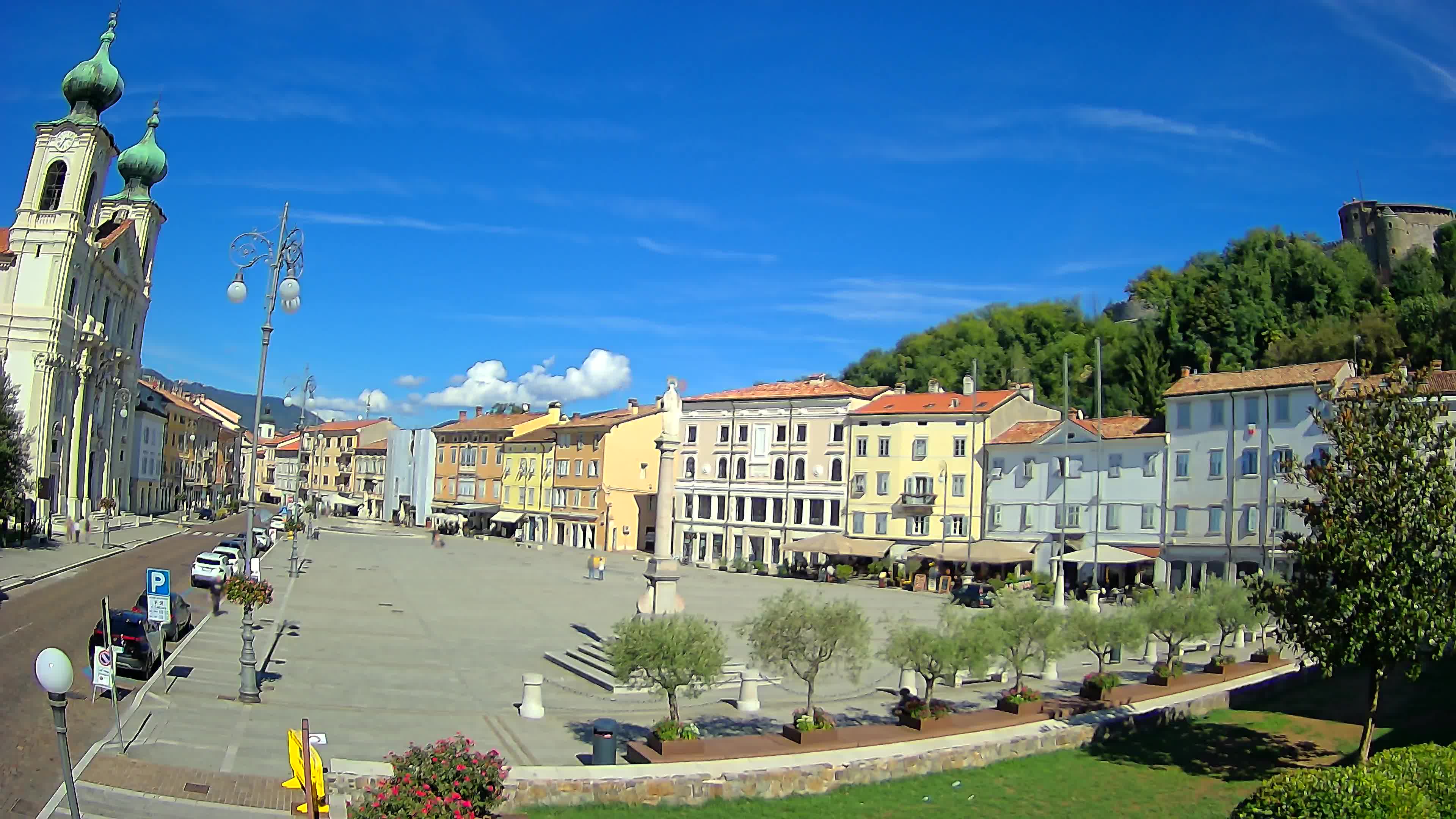 Gorizia Piazza della Vittoria e chiesa di S. Ignazio