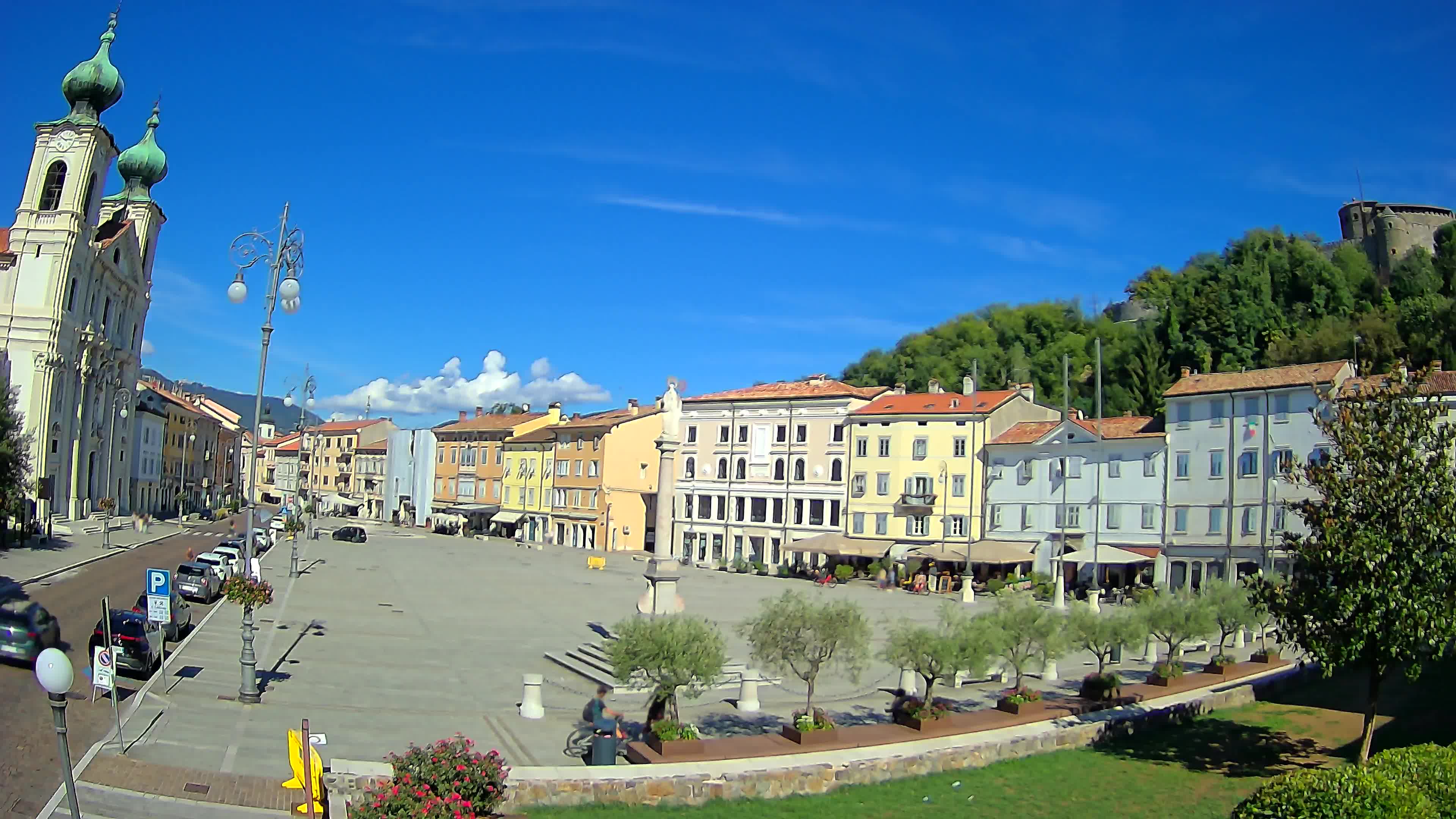 Gorizia Piazza della Vittoria e chiesa di S. Ignazio