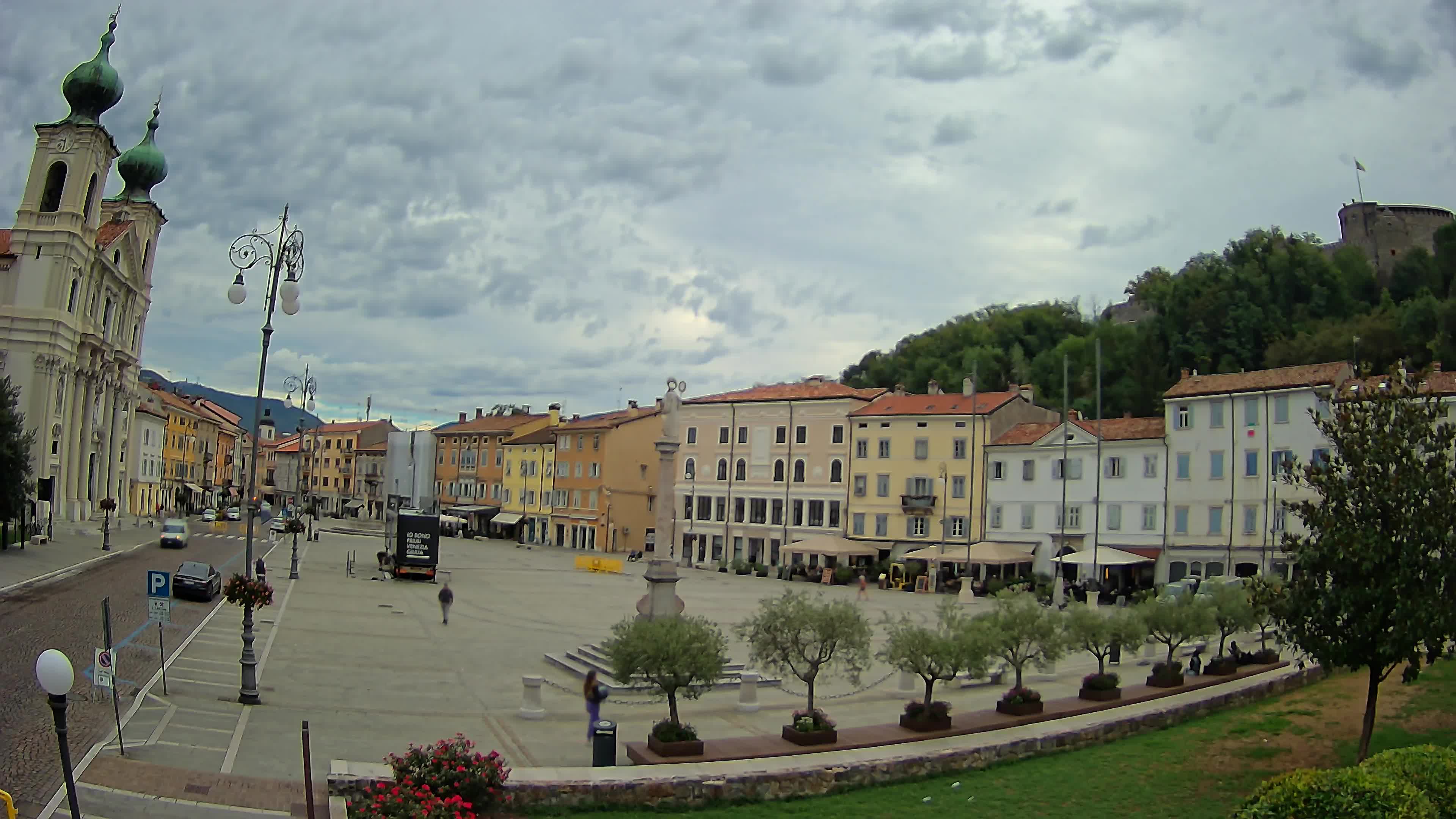 Gorizia Piazza della Vittoria e chiesa di S. Ignazio