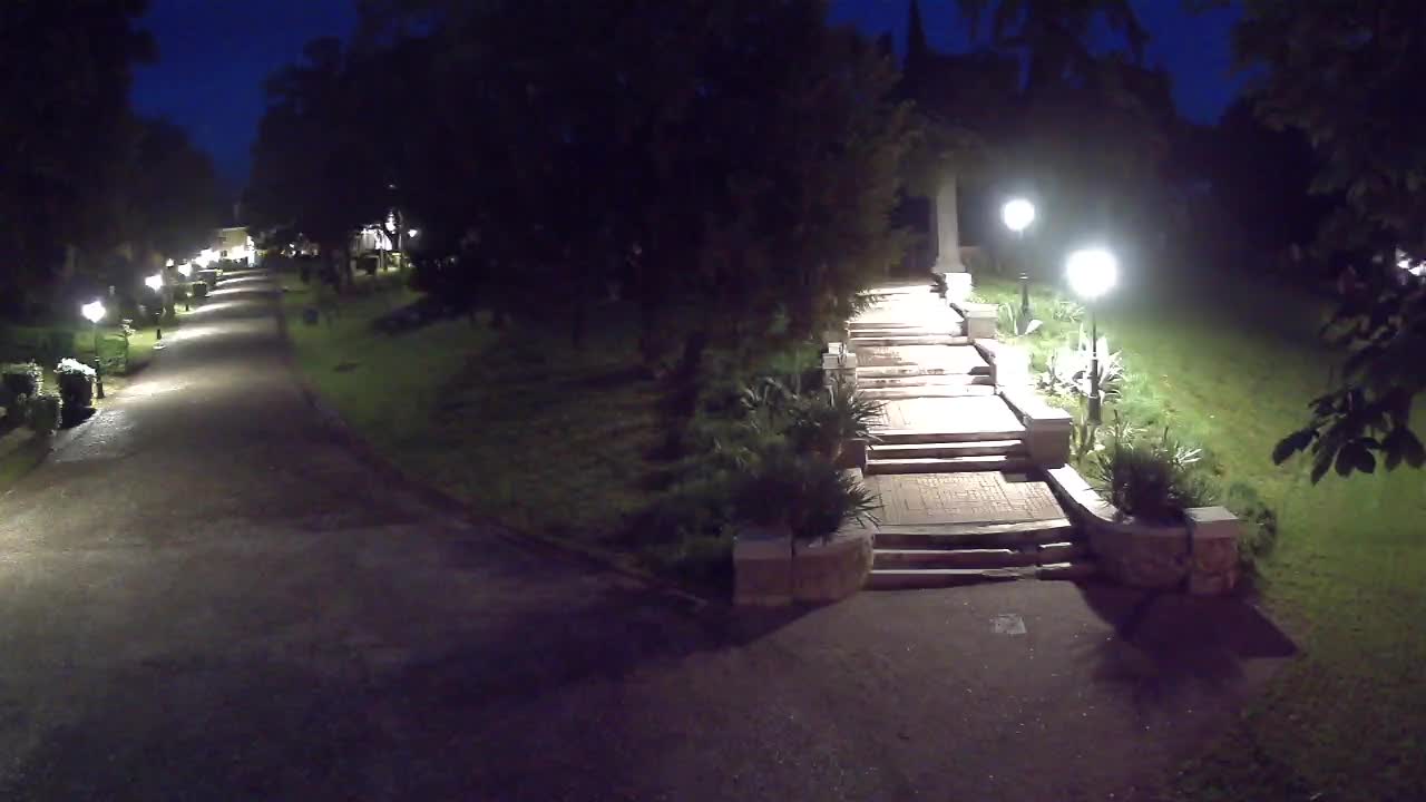 Spletna kamera park Coronini Kronberg – Gorica