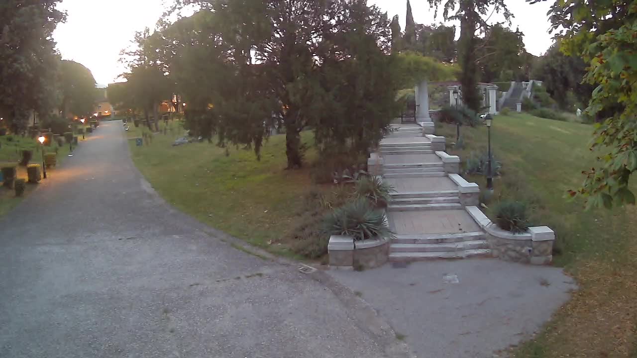Spletna kamera park Coronini Kronberg – Gorica