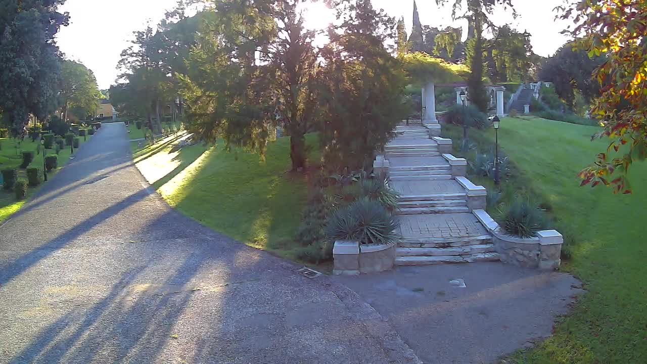 Parco Coronini-Cronberg Live Webcam – Green Oasis