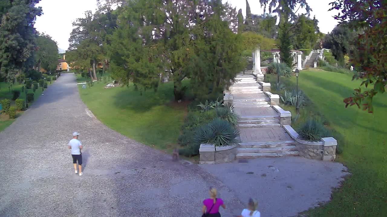 Parco Coronini-Cronberg Live Webcam – Green Oasis