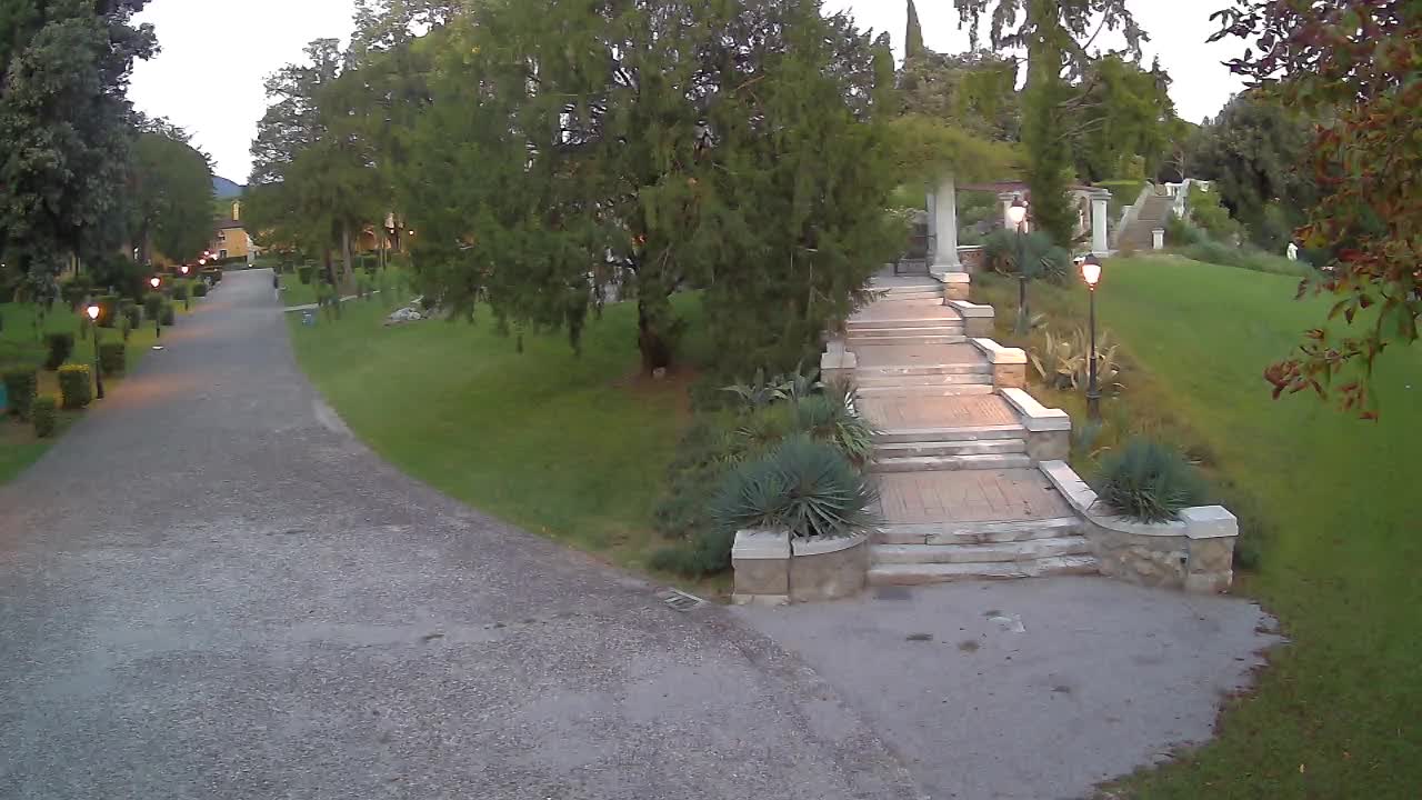 Parco Coronini-Cronberg Live Webcam – Green Oasis