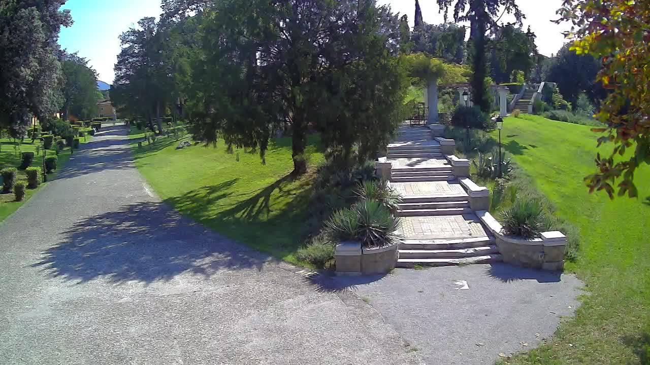Parco Coronini-Cronberg Live Webcam – Green Oasis